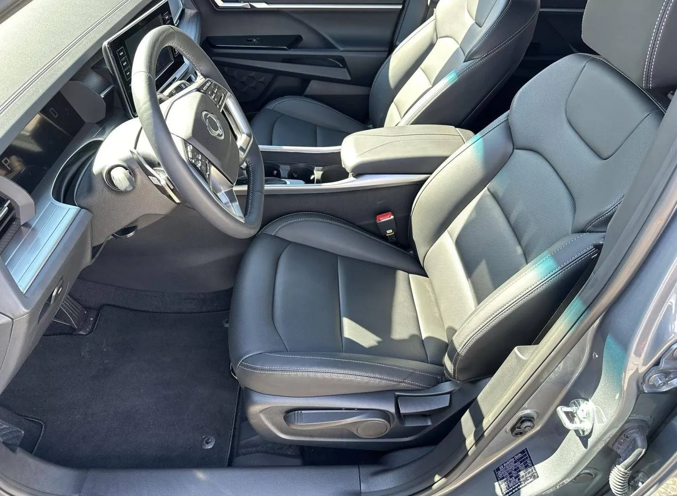 Zunanja slika - SsangYong Torres - 1.5 T-GDI Premium 4WD AT... - 8