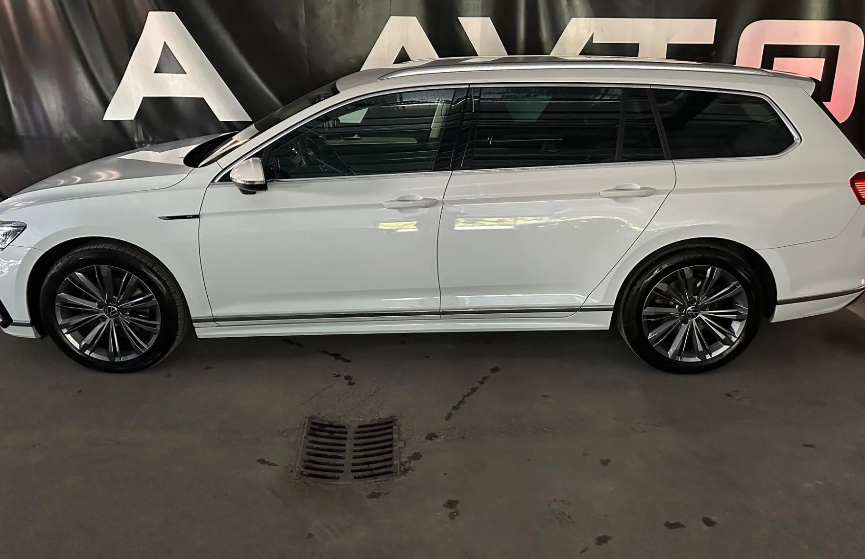 Zunanja slika - Volkswagen Passat - Variant 2.0TDI RLINE DSG-KEYLESS-KAMERA-VIRTUAL-ACC-IQ LED - 5