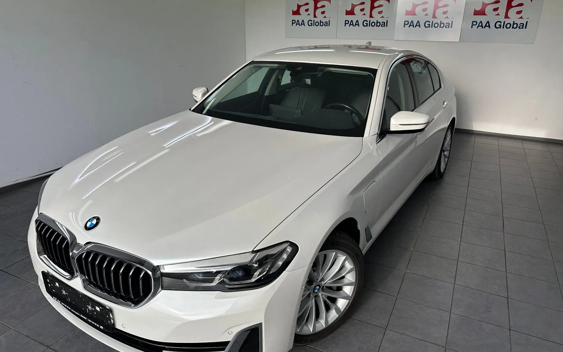 Zunanja slika - BMW 5 Series ActiveHybrid - 530e xDrive LUXURY.KAMERA.NAVI.USNJE.LED.AL - 1