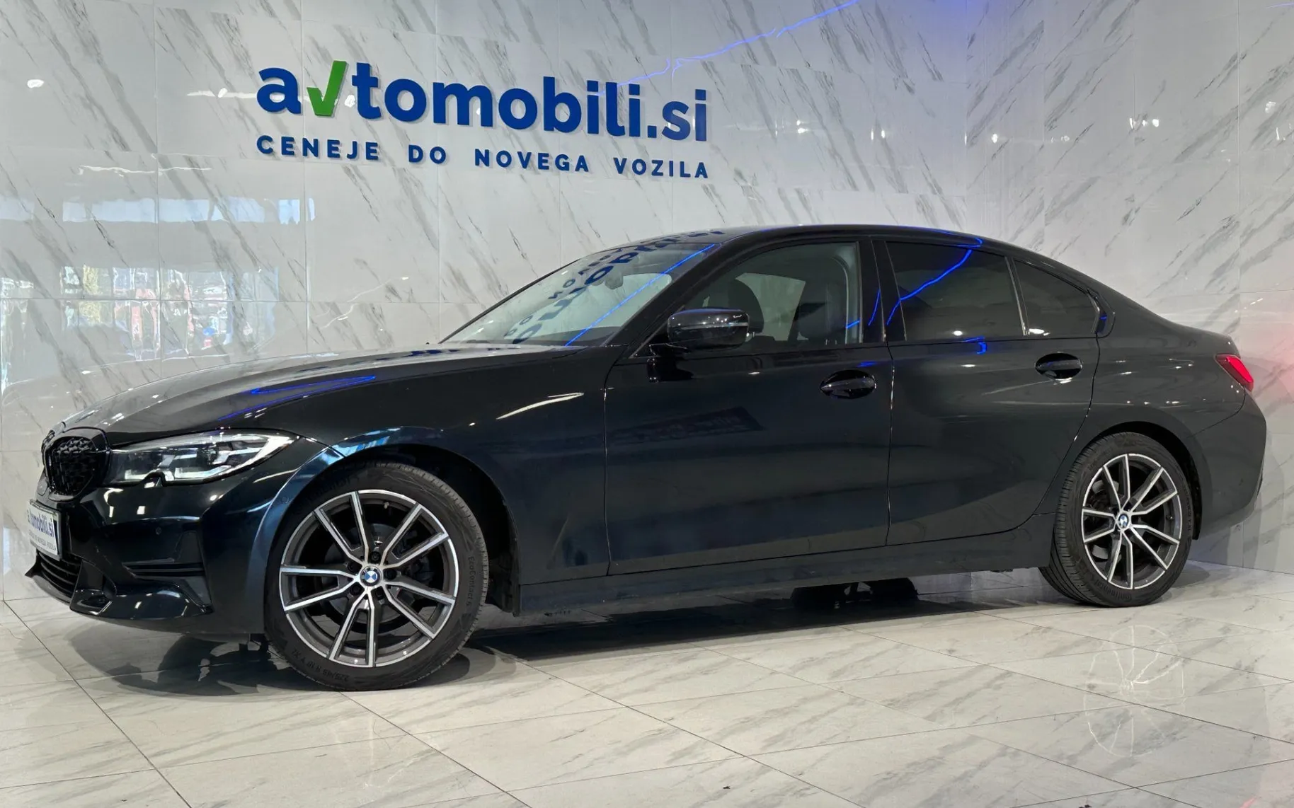 Zunanja slika - BMW serija 3: - 318i Sport Line |Led|Kamera|Virtual|Navi|Gretje| - 2