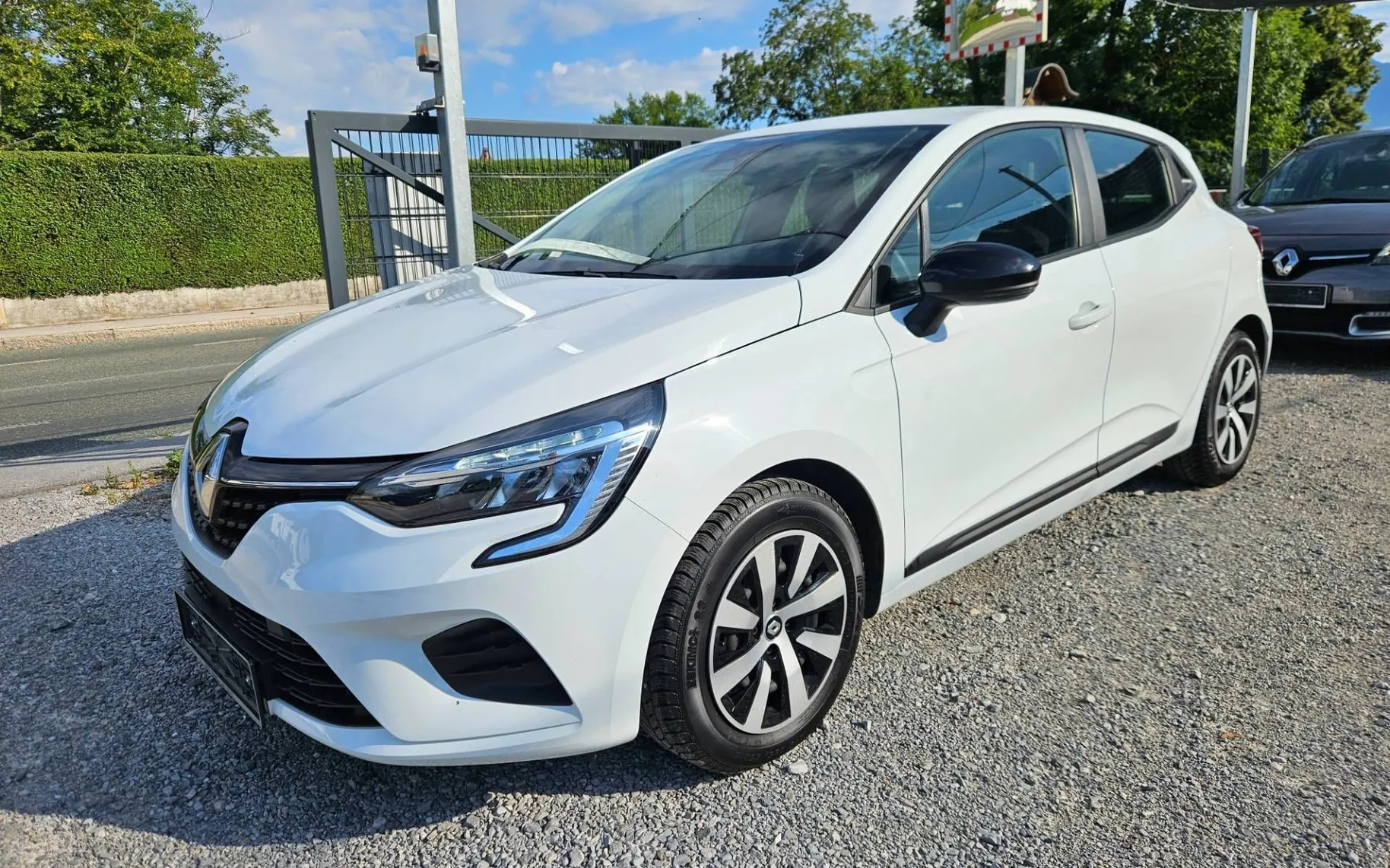 Zunanja slika - Renault Clio - dCi 100 Equilibre 1.LASTNIK SLO LED LANE ASIST D - 12