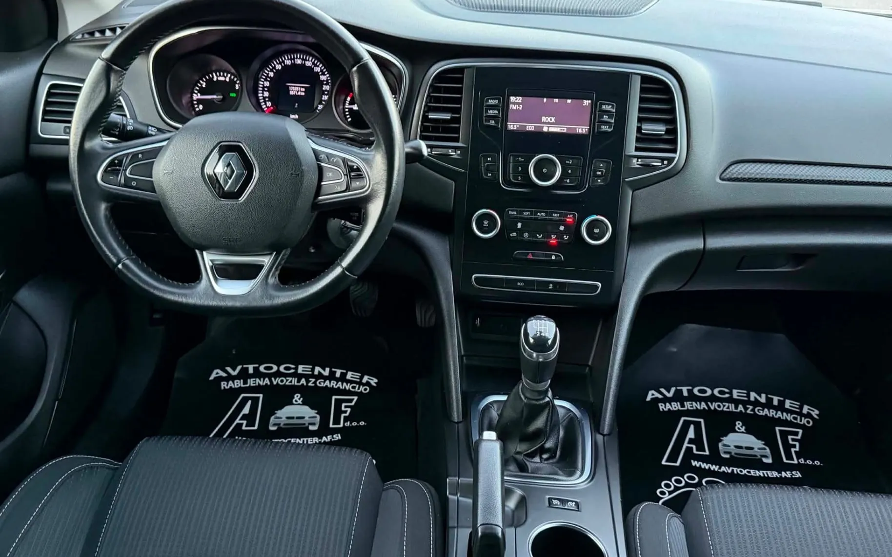Notranja slika - Renault Megane - TCe 100-LED-173.000km-LIZING ZA TUJCE-ODLIČEN- - 7