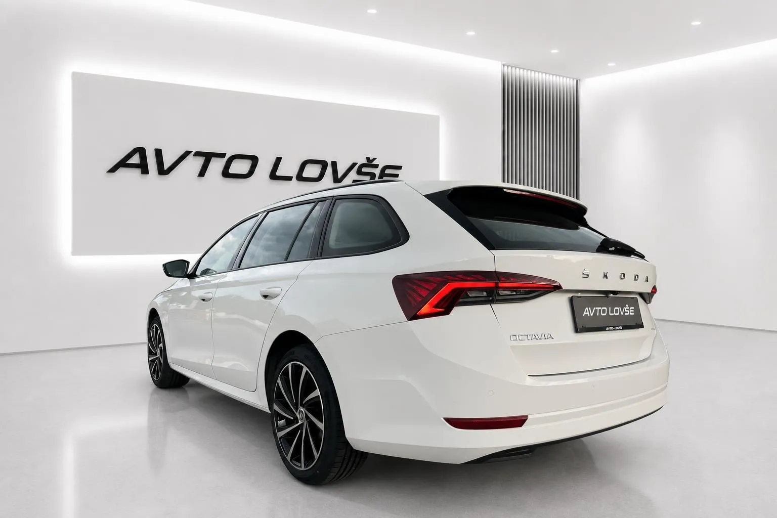 Zunanja slika - Škoda Octavia - Combi 2.0 TDI DSG-1 LASTNIK-AU-LED-NAVI-ODLIČNA... - 5