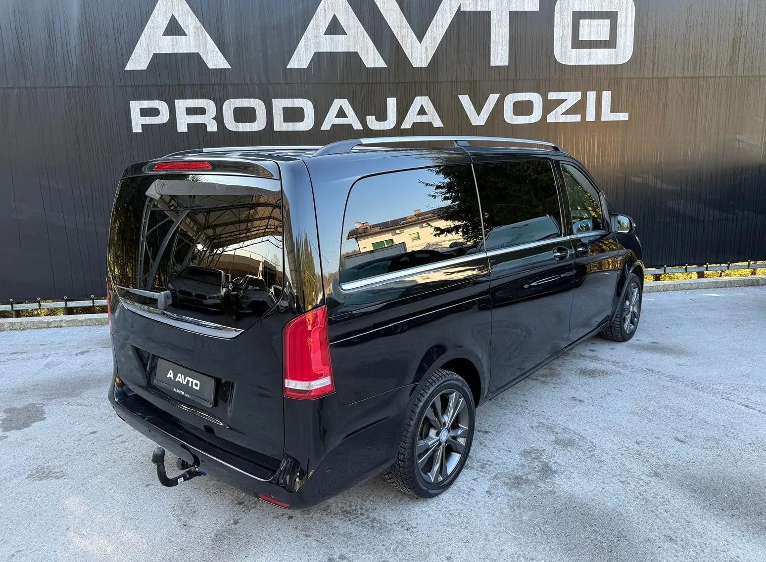 Zunanja slika - Mercedes-Benz V-Razred - V 250d  dolgi-EL.VRATA-VK-USNJE-NAVI-7+1-KAM360... - 6