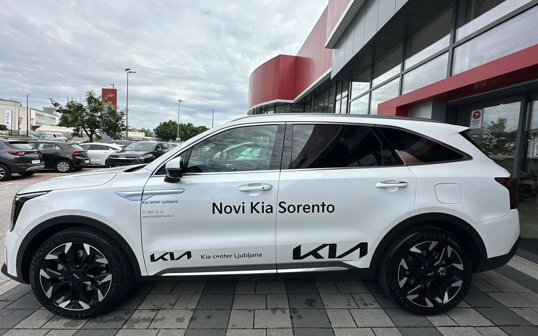 Zunanja slika - KIA Sorento - 2.2 CRDi EX Limited Panor. 8DCT AWD 2025 facelift - 4