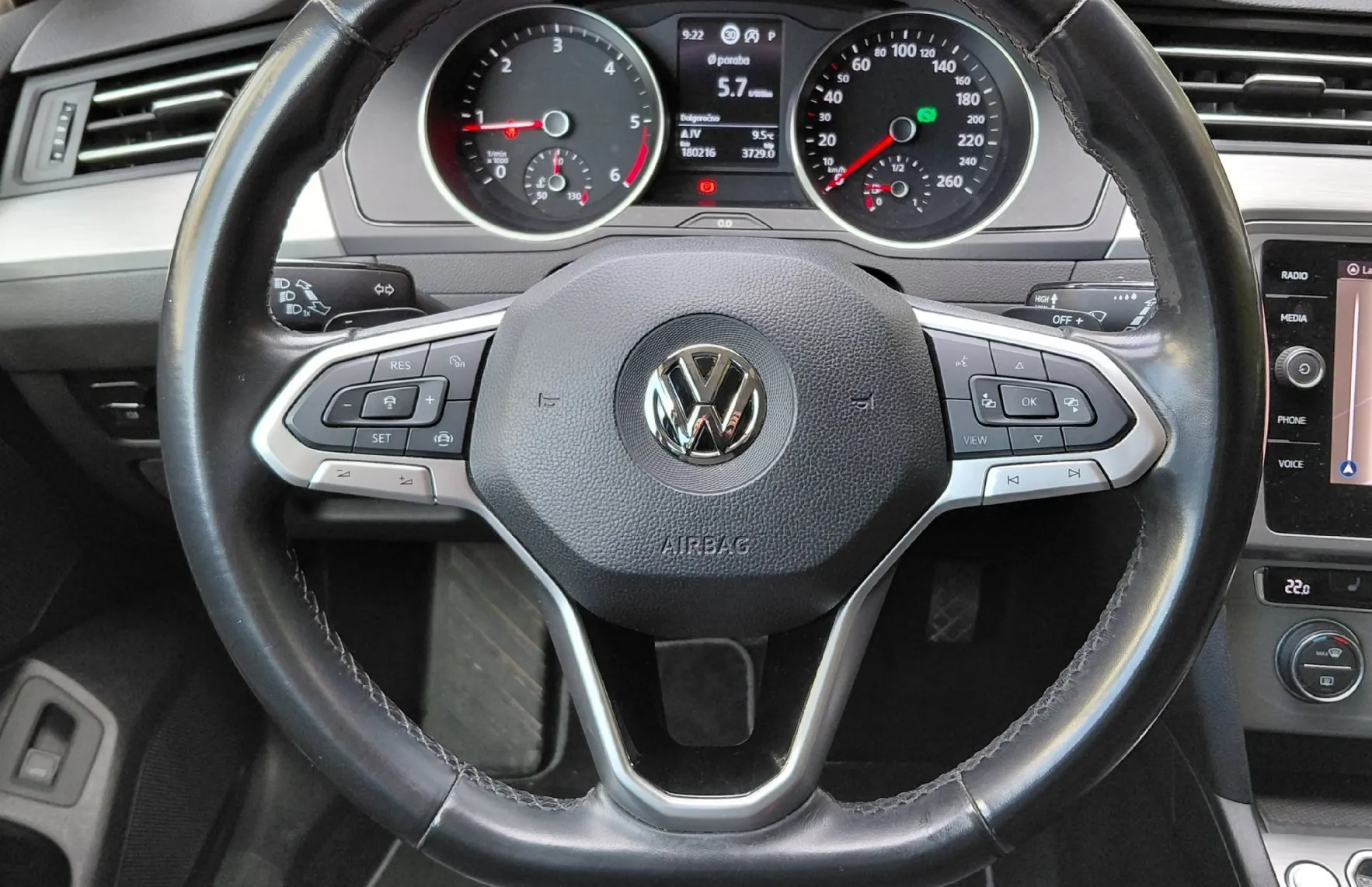 Zunanja slika - VW Passat - Variant 2.0 TDI  Business DSG Kamera - LED - Navi - 9