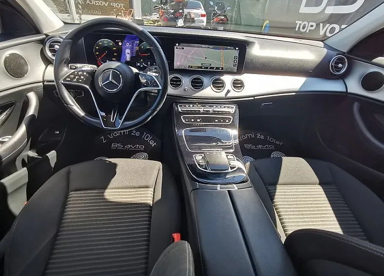 Zunanja slika - Mercedes-Benz E-Razred - E 220 d 4MATIC MODEL 2021 VIRTUAL-MATRIX-KLJUKA - 11
