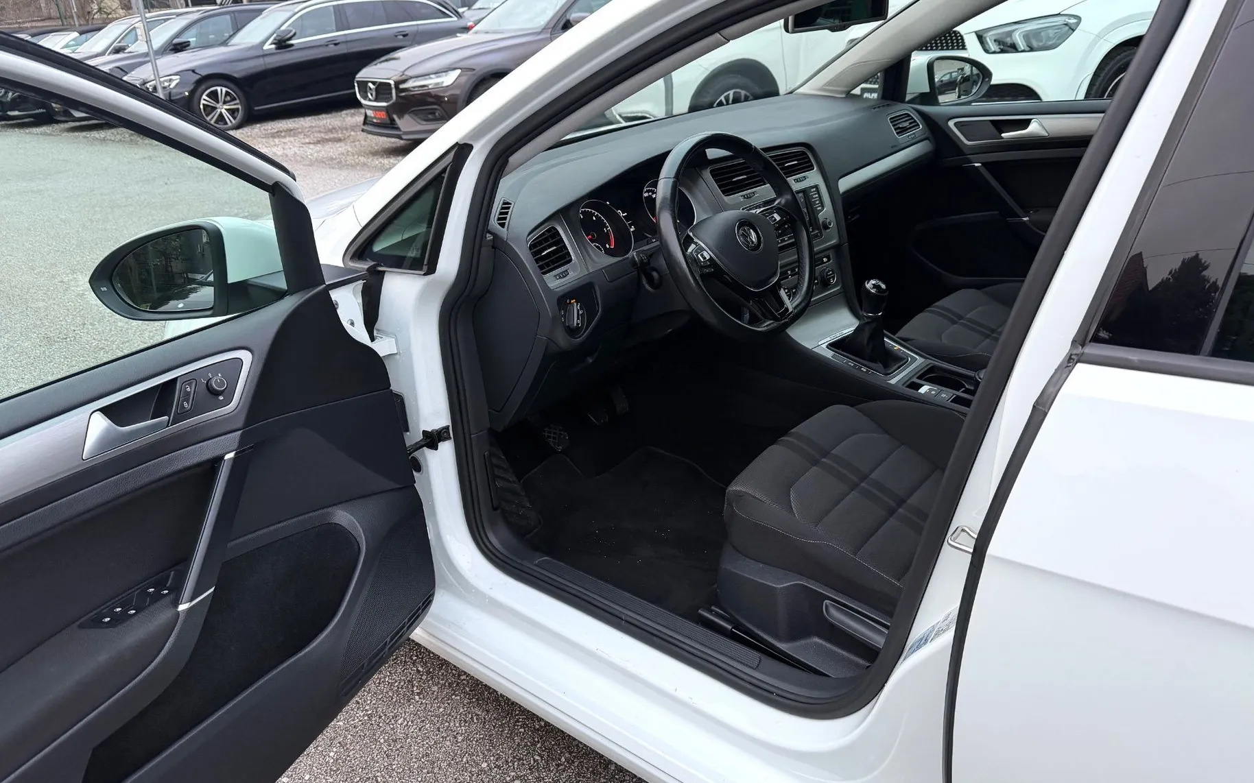 Zunanja slika - Volkswagen Golf - 2.0 TDI 4MOTION R-LiNE SLO.VOZILO LED XENON - 16
