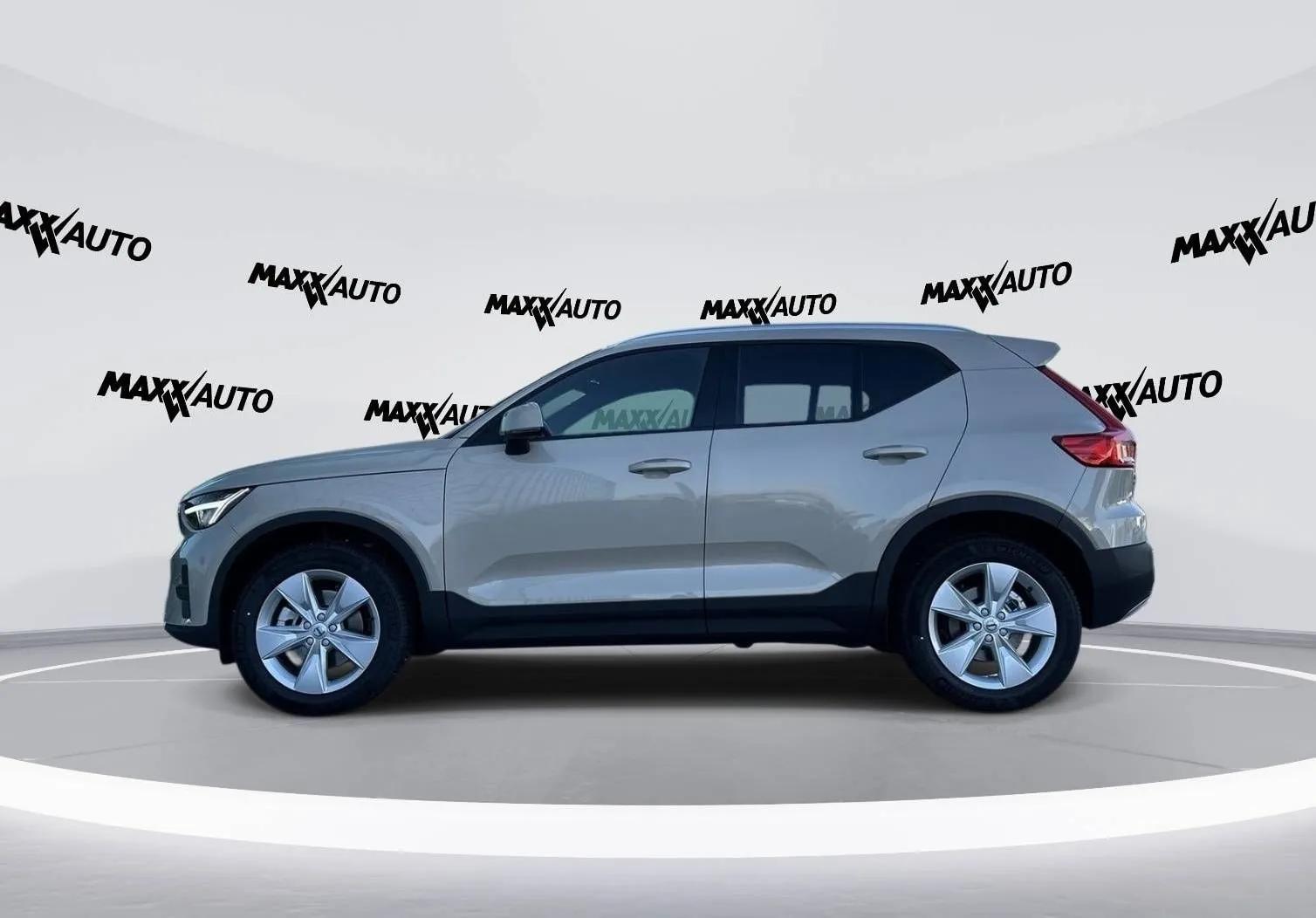 Notranja slika - Volvo XC40 - B3 P Core AT DCT 3 leta garancije + 3 servisi... - 8