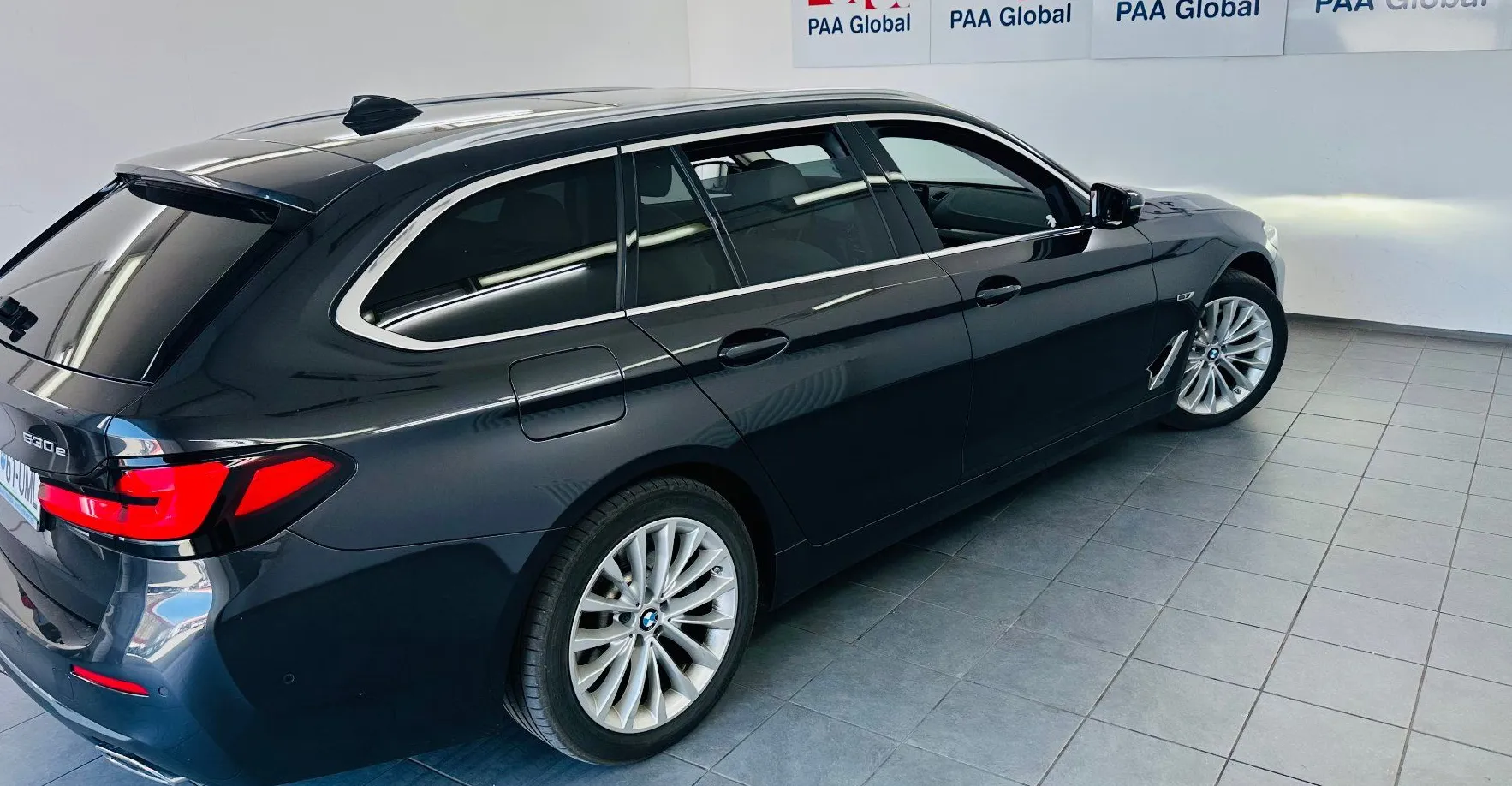 Zunanja slika - BMW Serija 5 - Touring: 530e xDrive Touring Avt.KAMERA.LED.USNJE.NAVI.T - 5