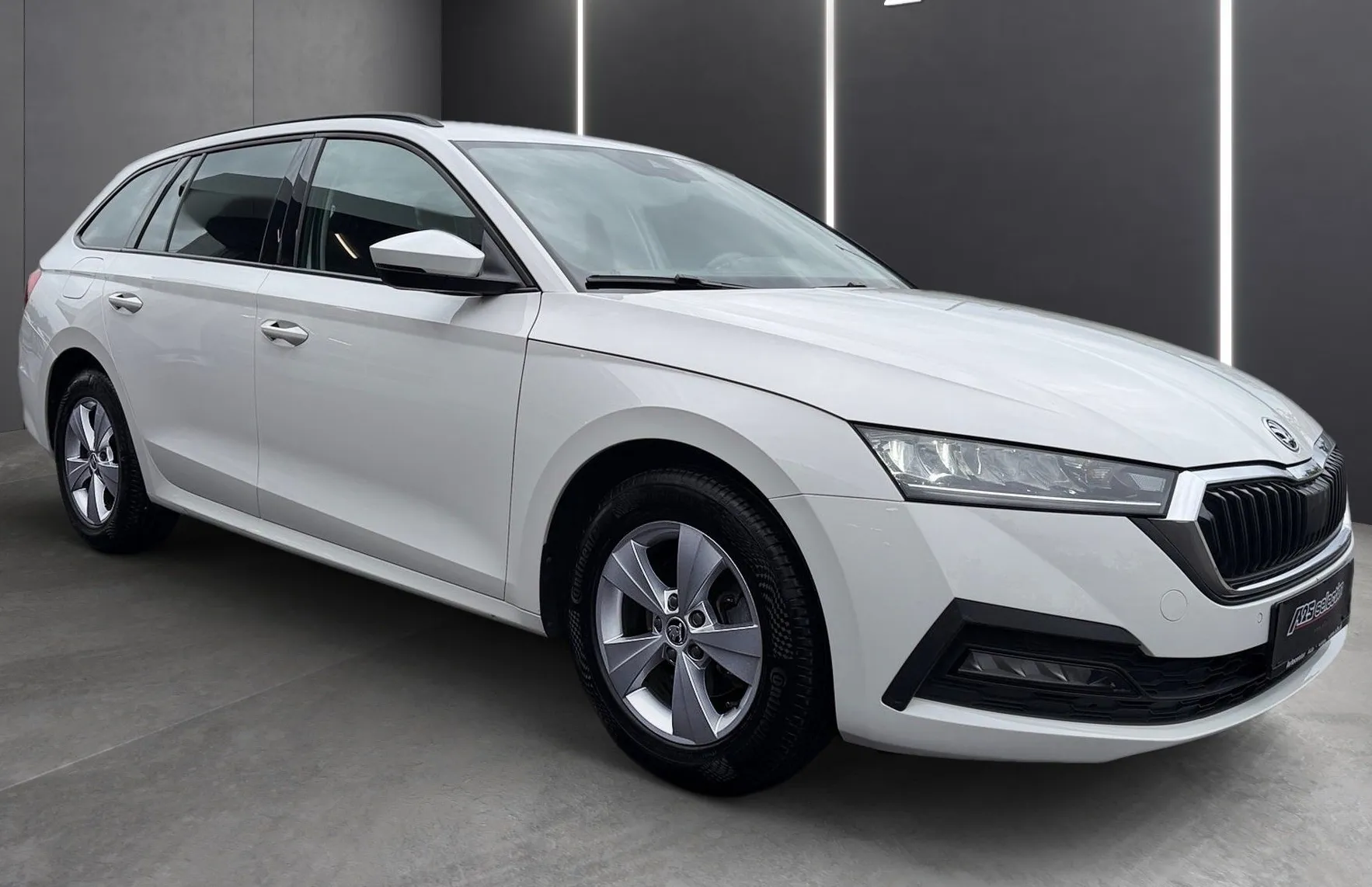 Zunanja slika - Škoda Octavia - Combi 2.0 TDI Ambition DSG - SLO - 1. Lastnik - 2