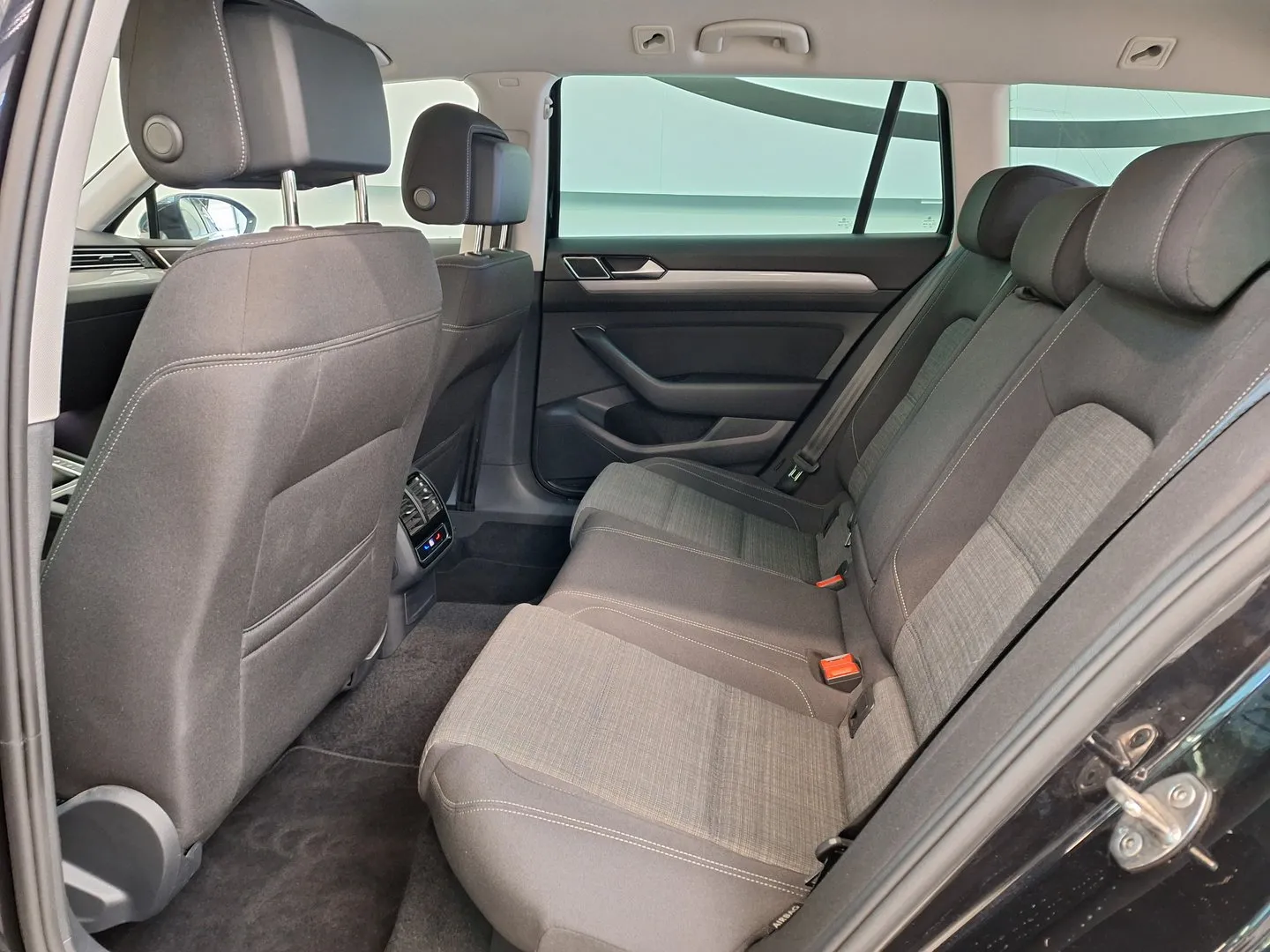 Zunanja slika - VW Passat - Variant Business 2.0 TDI DSG - 6