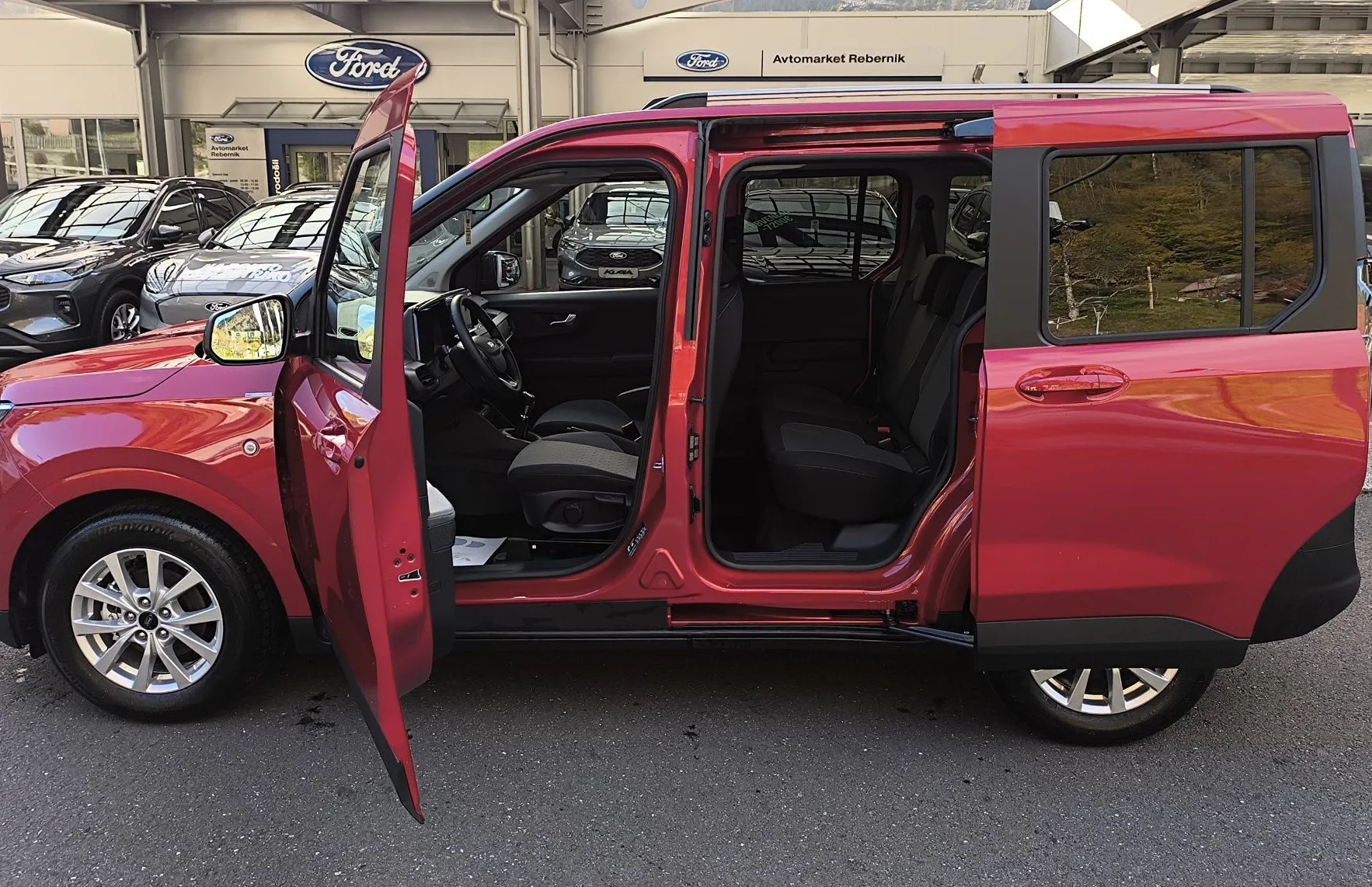 Zunanja slika - Ford Tourneo - Courier TITANIUM 1.0 125PS M6 - 15