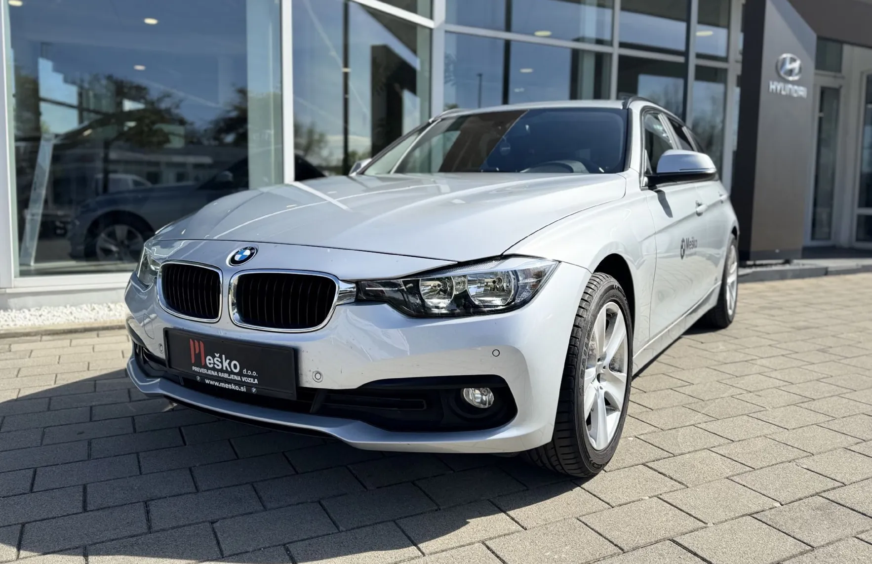 Zunanja slika - BMW Serija 3 - Touring: 318d AUT alu-pdc-navi-acc-gretje sedežev-servis - 1