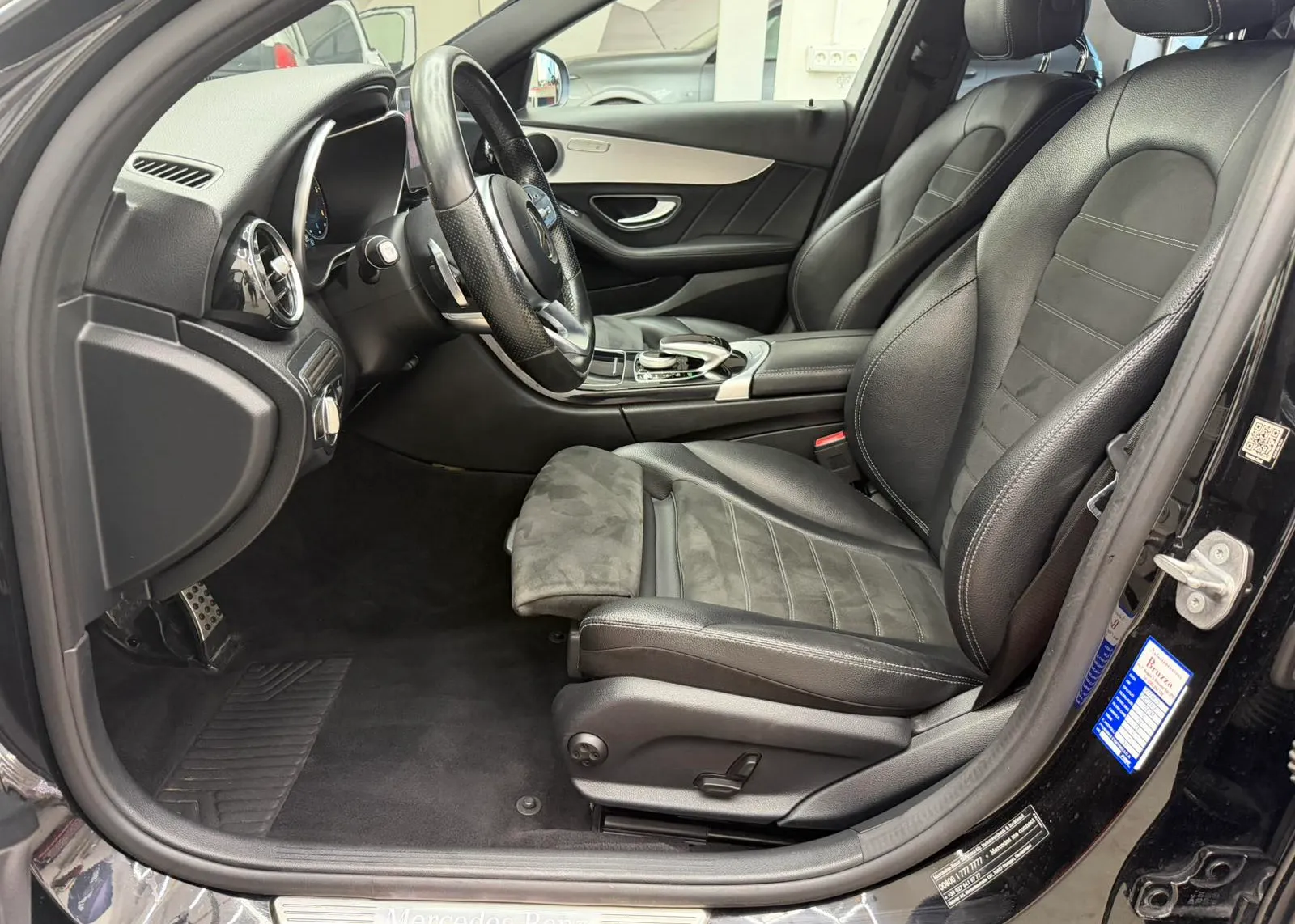 Zunanja slika - Mercedes-Benz C-Razred - C 300 d 4MATIC AMG Line Avt. - 4