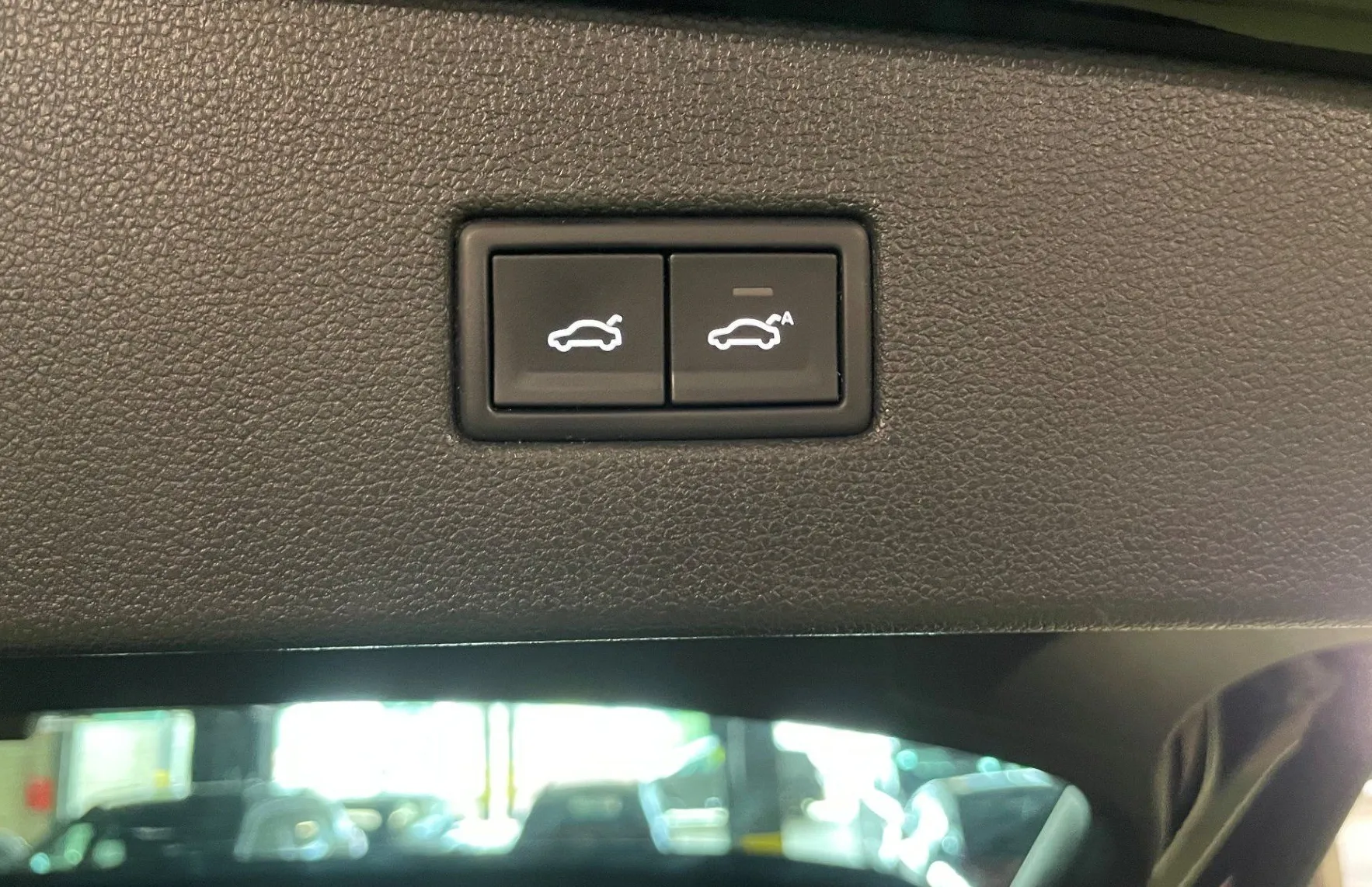Zunanja slika - Volkswagen Tiguan - R-LINE 2.0 TDI BMT 176 KW DSG NAVI.2XPDC.KAMERA - 18