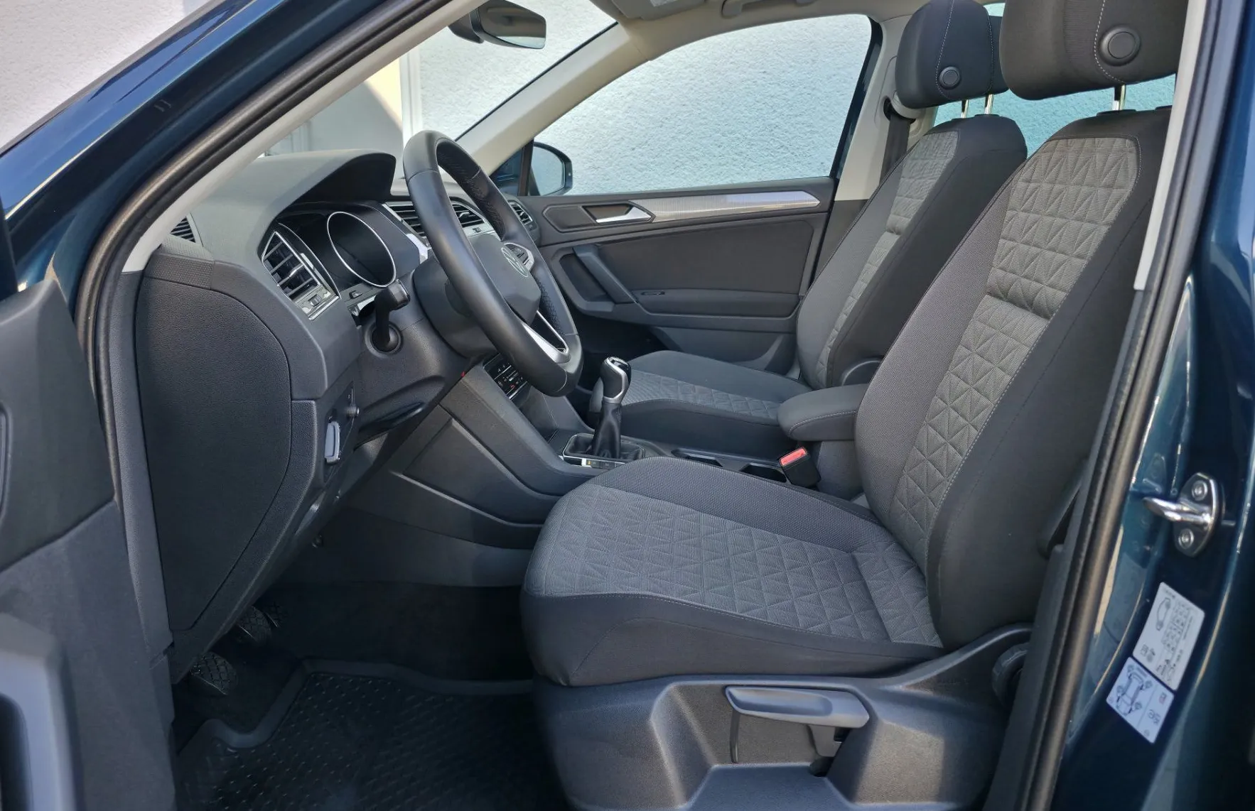 Zunanja slika - Volkswagen Tiguan - 2.0TDI Life LED•ACC•HEAD•PANOR•KAMERA•KLJUKA•18C• - 6