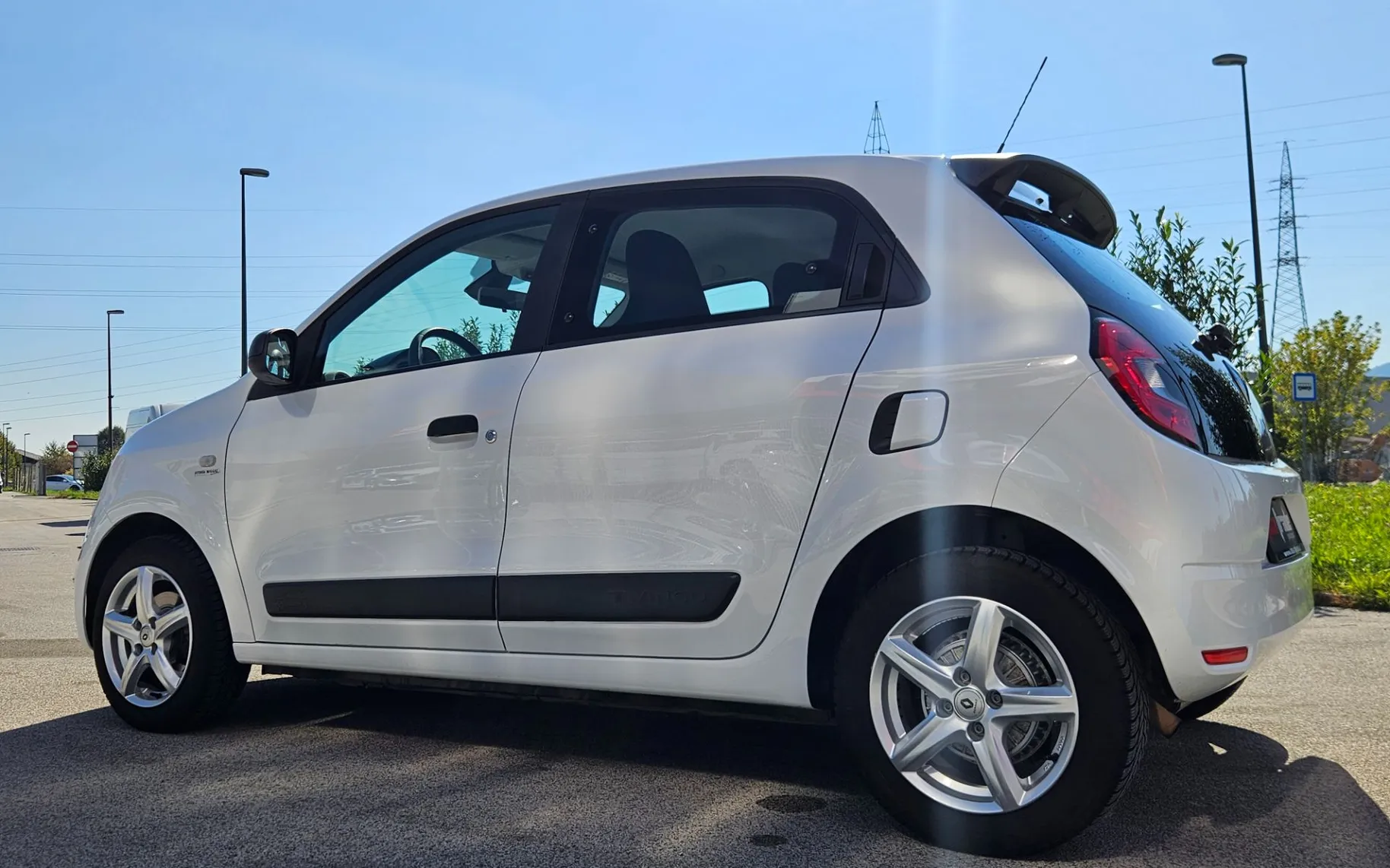 Zunanja slika - Renault Twingo - SCe 75 Life, 1.LAST.SLO.VSI RAČUNI - 4