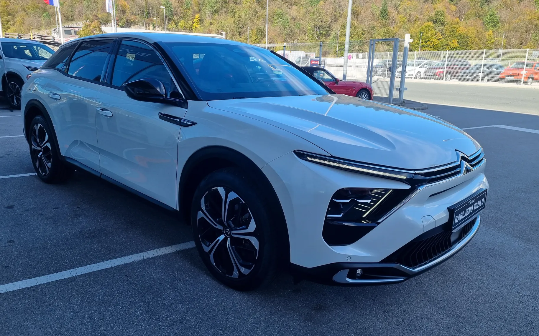 Zunanja slika - Citroën C5X - C5 X 1.6 PHEV SHINE PACK Avtomatik - POTRJENA SERVISNA - 3