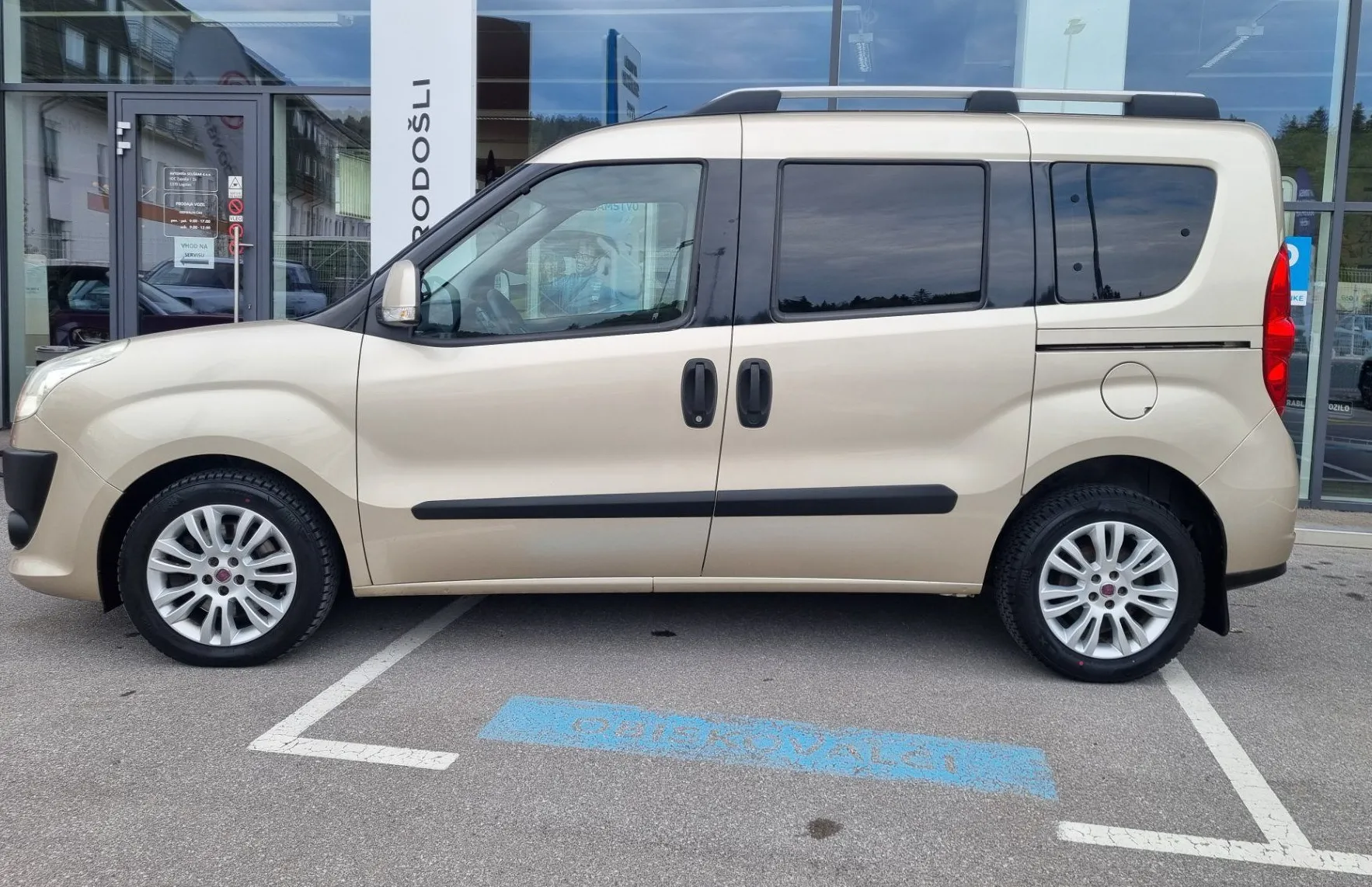 Zunanja slika - Fiat Doblo - 1.6 JTD - SLOVENSKI + POTRJENA KNJIGA + KLJUKA - 4