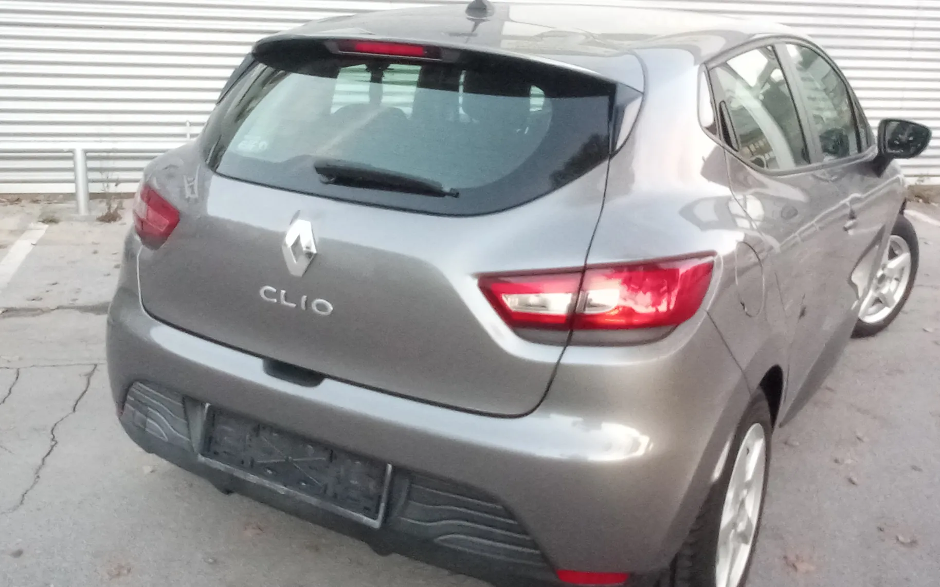Zunanja slika - Renault Clio - 1.2 16V Expressio - 4