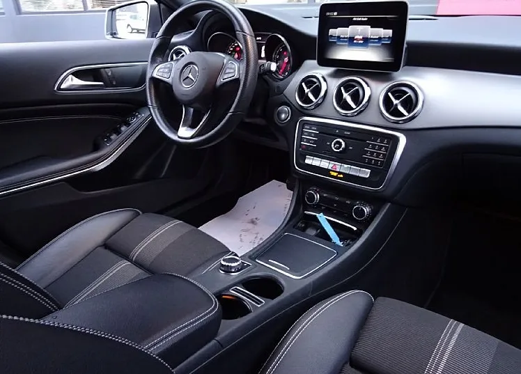 Zunanja slika - Mercedes-Benz GLA-Razred - GLA 180 AVT.-122KM - KOT NOV -NAVI-GRETJE SEDEŽEV - 11