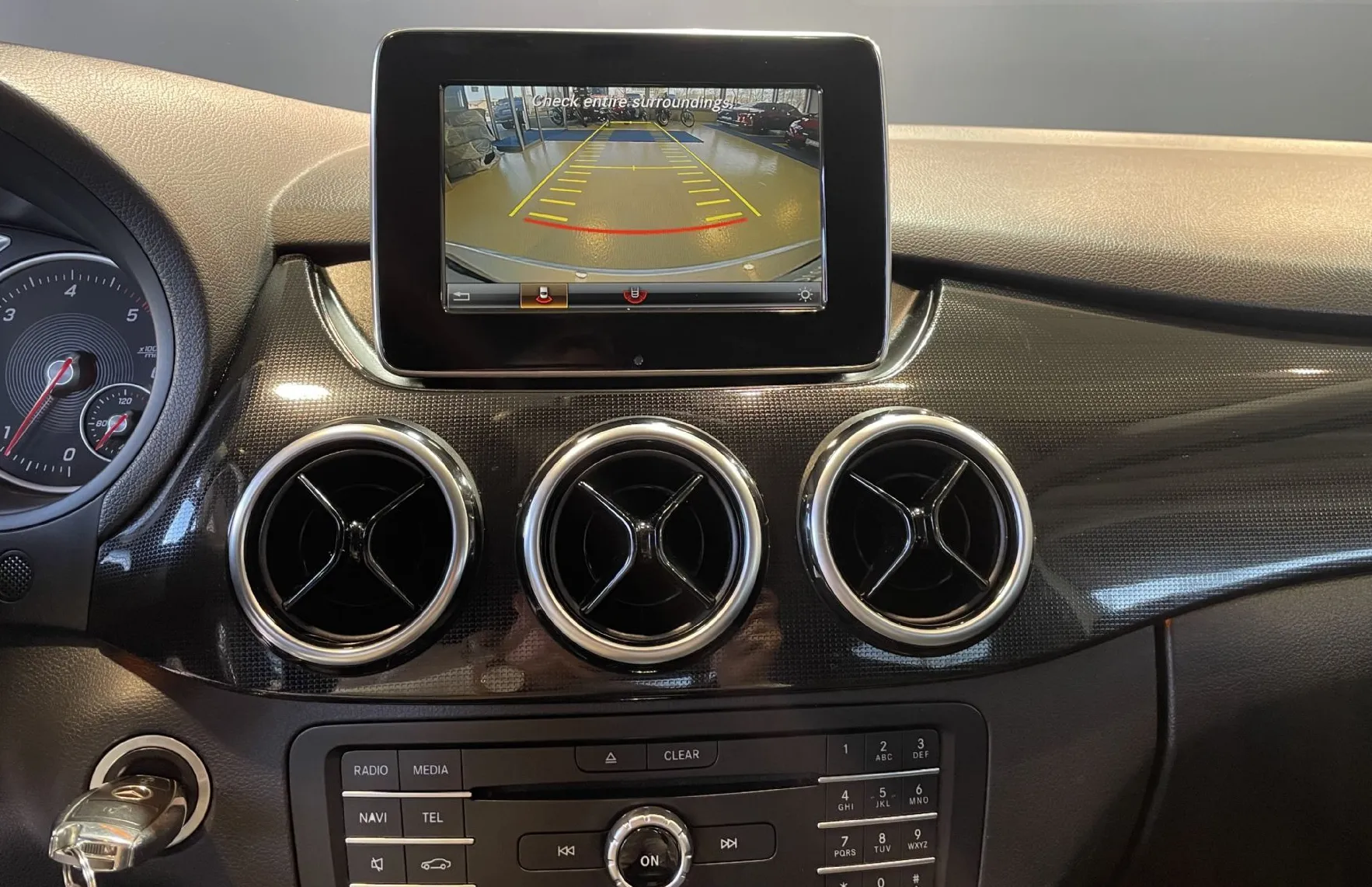 Zunanja slika - Mercedes-Benz B-Razred - B200CDI-NAVIGACIJA-TEMPOMAT-MULTIFUNKCIJA-KAMERA - 15