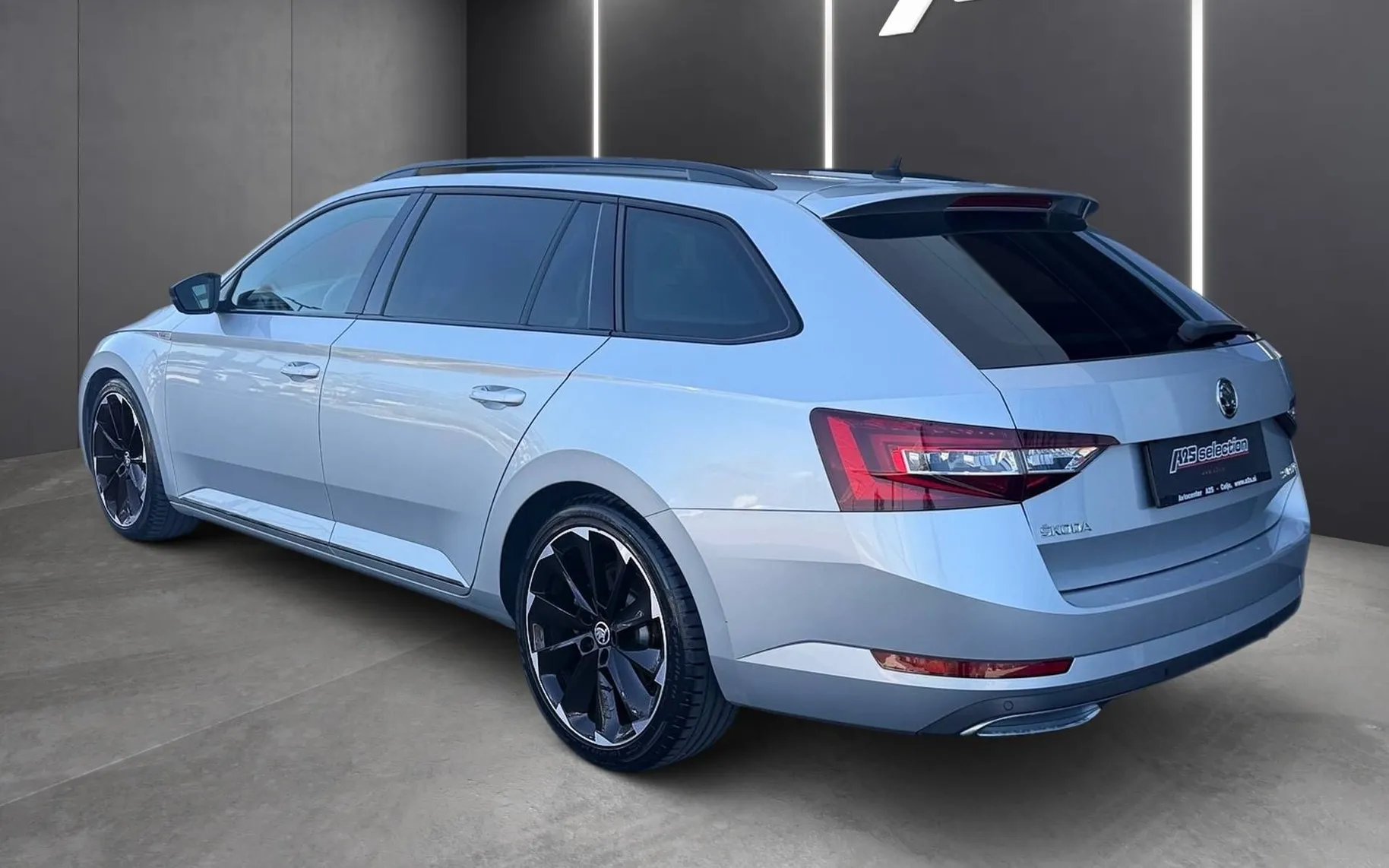 Zunanja slika - Škoda Superb - Combi 2.0 TDI Sportline DSG - 4