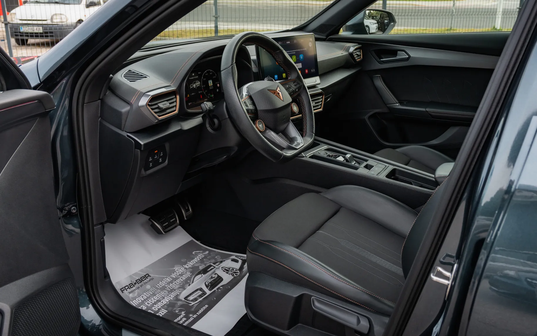 Notranja slika - Cupra Formentor - VZ 4Drive 2,0 TSI DSG - 9