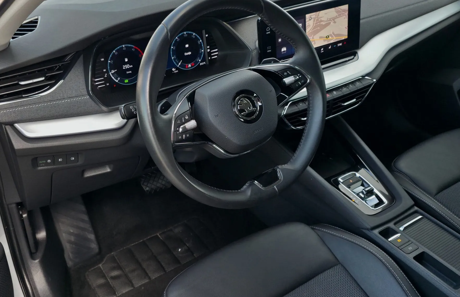 Zunanja slika - Škoda Octavia - 2.0TDI DSG Style LED•ACC•VIRTUAL•GRETJE•KEYLES•17C - 5