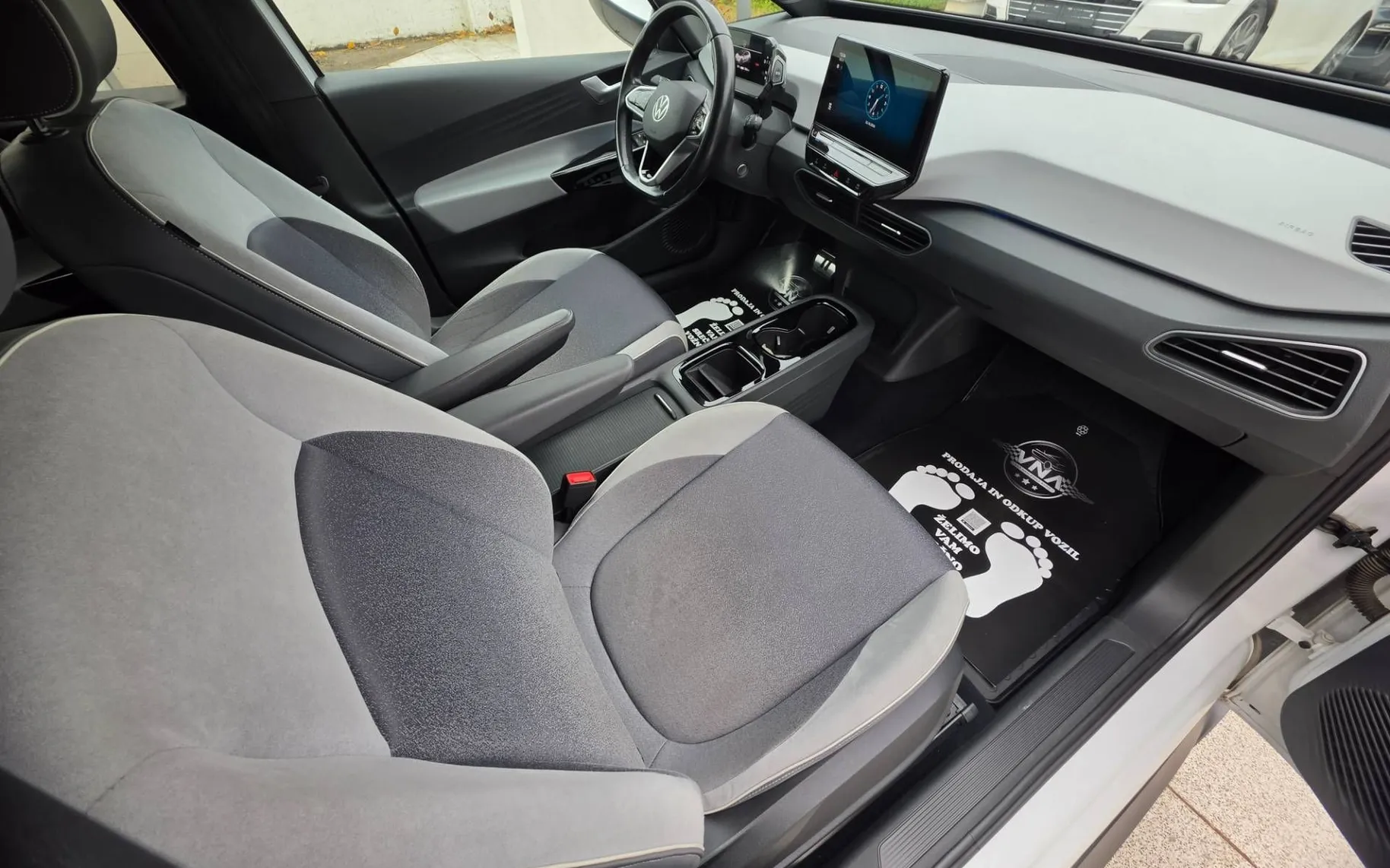 Notranja slika - Volkswagen ID.3 - Pro Performance Tech  58 kWh  |KAMERA|WEBASTO|TOP| - 9