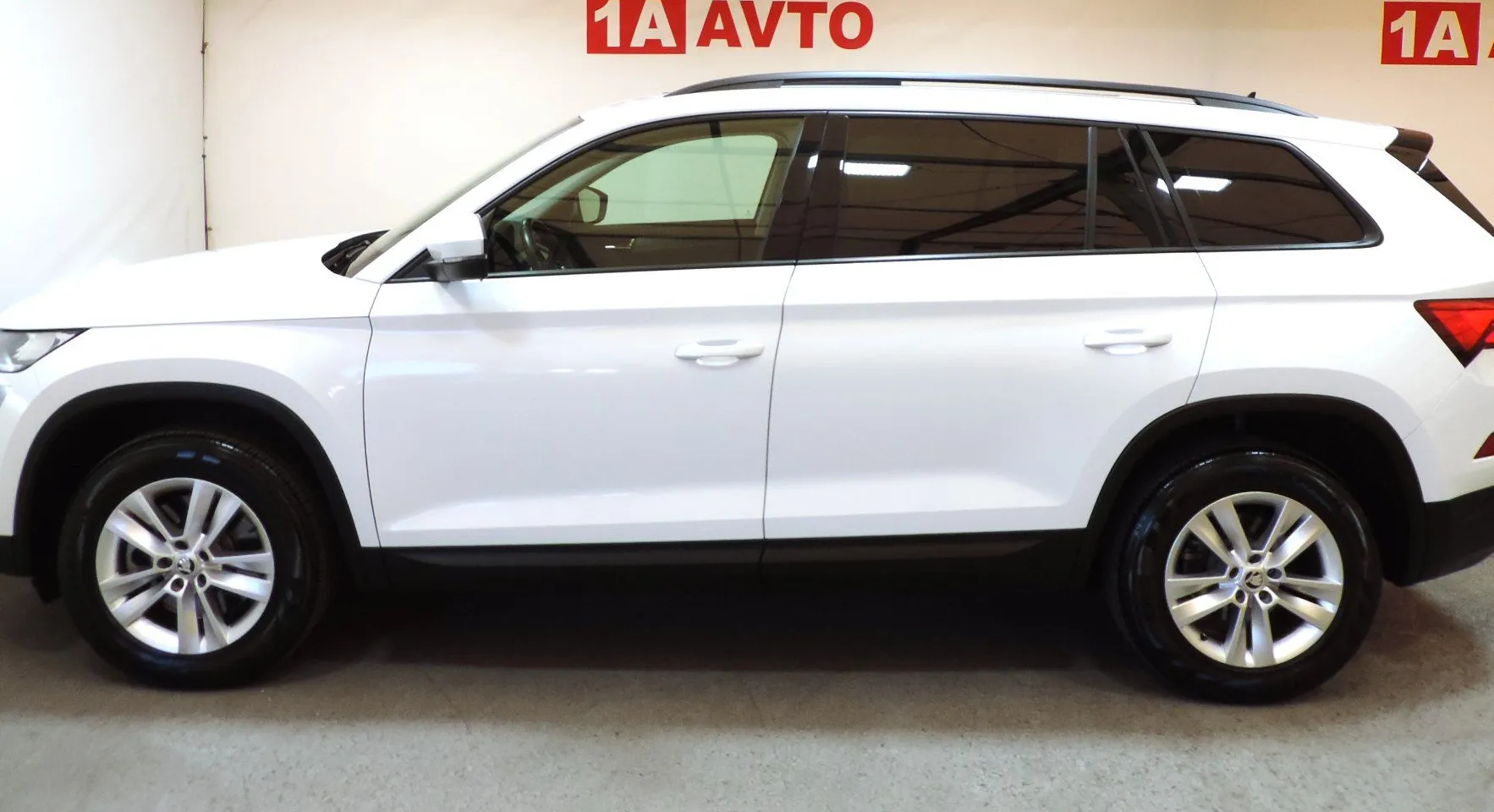 Zunanja slika - Škoda Kodiaq - 2.0 TDI Ambition DSG 7.SEDEŽEV-PANORAMA-ACC-LED - 8