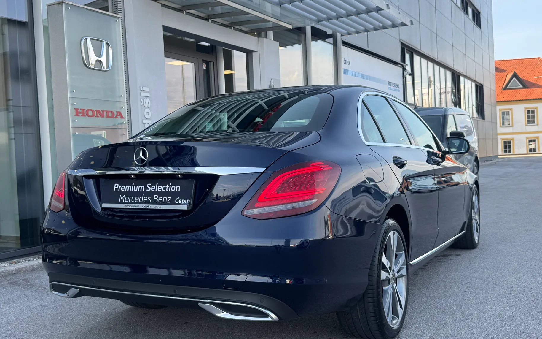 Zunanja slika - Mercedes-Benz C-Razred - 220d-AUT-AVANTGARDE-MULTIBEAM-NAVI-SLO-PREMIUM - 19