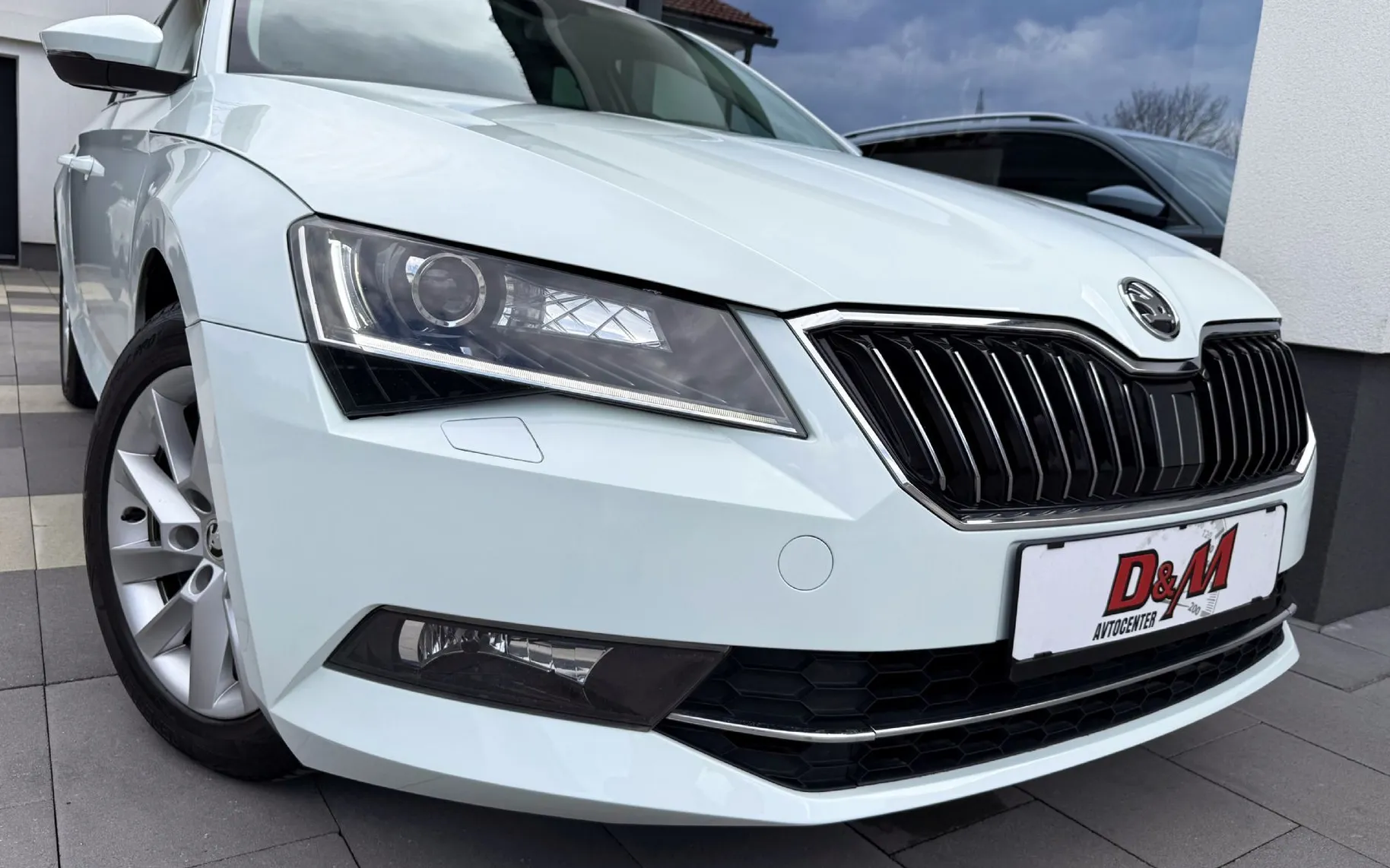 Zunanja slika - Škoda Superb - 2.0 TDI Active Combi DSG|LED|NAVI|MEMORY|17COL - 2