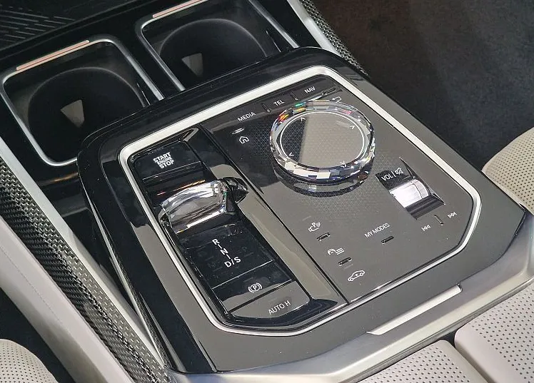 Zunanja slika - BMW Serija 7 - : M760e xDrive M Sport - Performance - 15