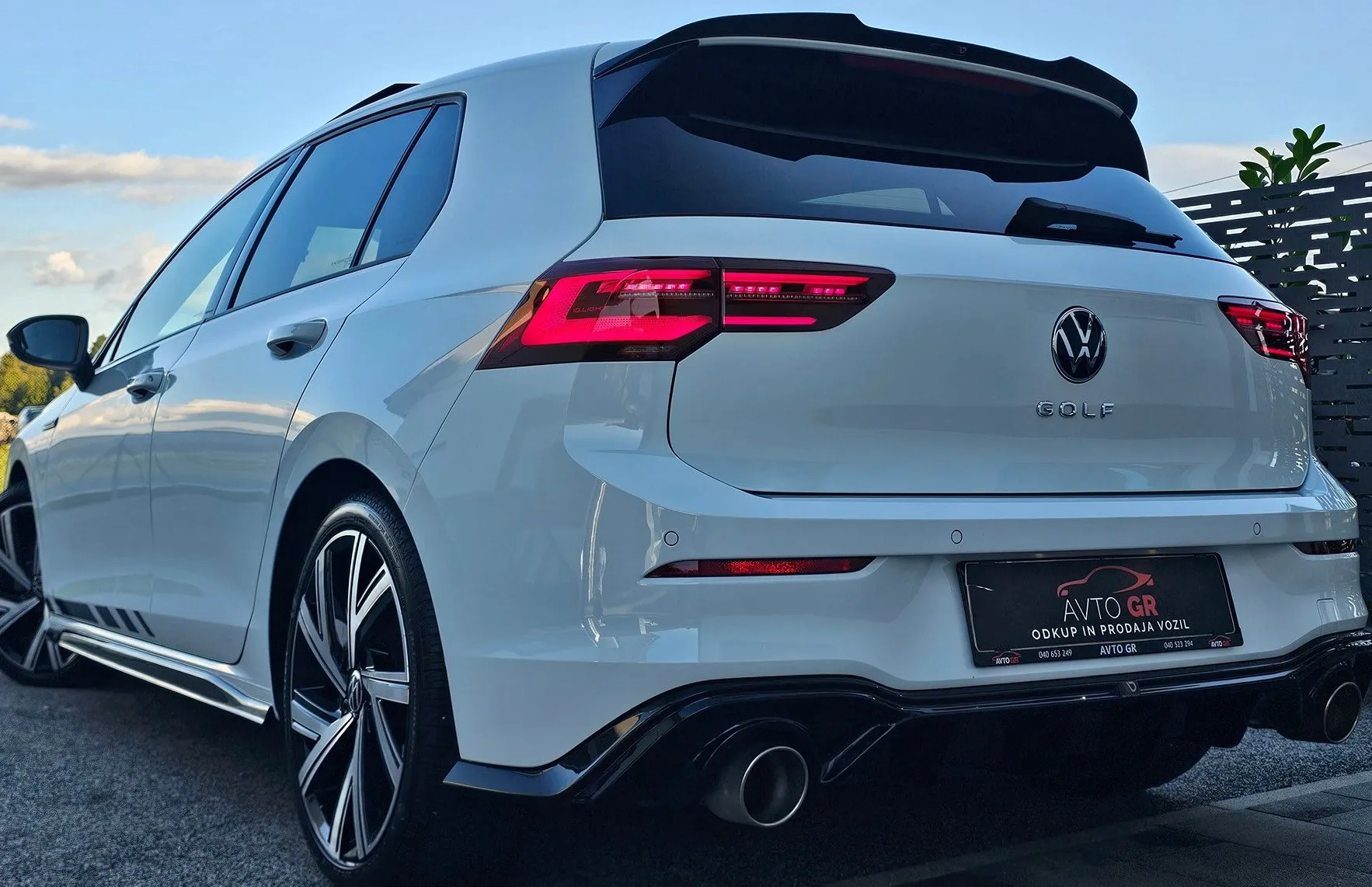 Zunanja slika - Volkswagen Golf - 1.5 eTSI ACT R-Line DSG- ŠIBEDAH-IQ LED-ŠP.IZPUH. - 7