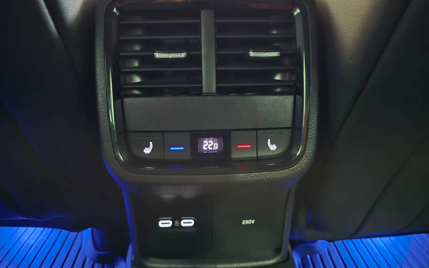 Notranja slika - Škoda Octavia - Combi 4x4 2.0 TDI RS DSG - Matrix.Canton.memory - 13