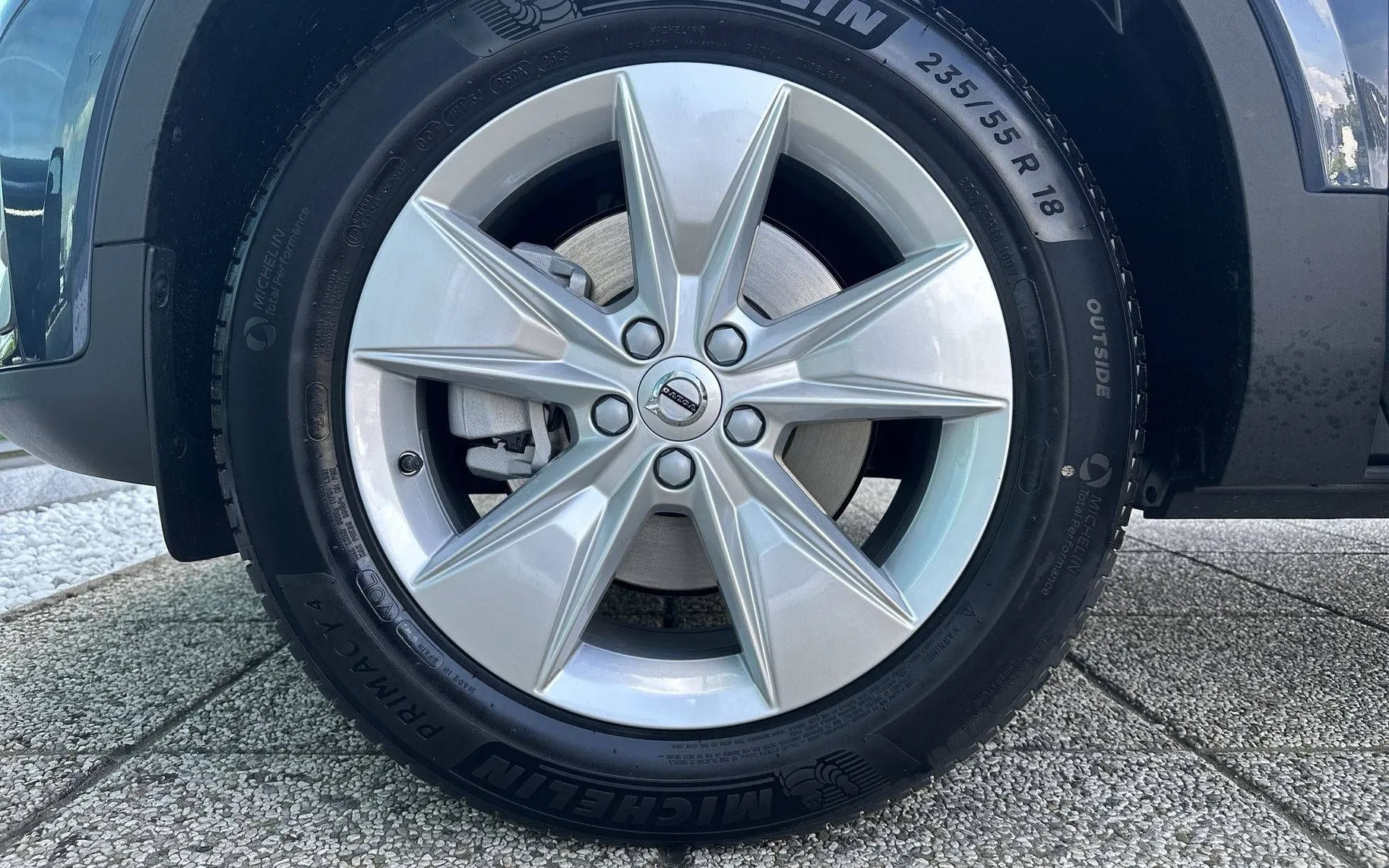 Notranja slika - Volvo XC40 - B3 P Core AT DCT 3 leta garancije + 3 servisi... - 9
