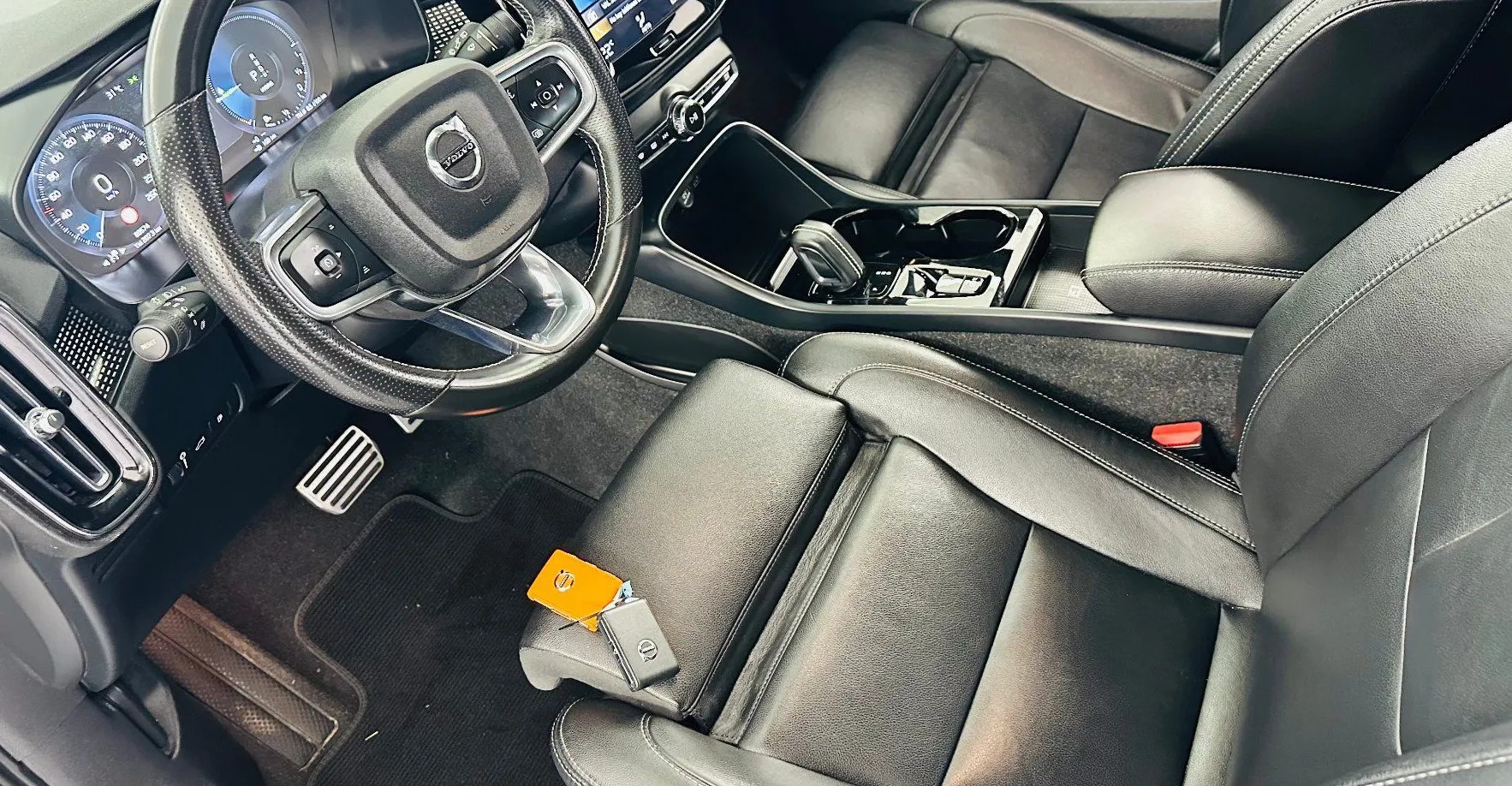 Zunanja slika - Volvo XC40 - T5 Recharge Twin Engine R-Design Avt.KAMERA.LED - 4
