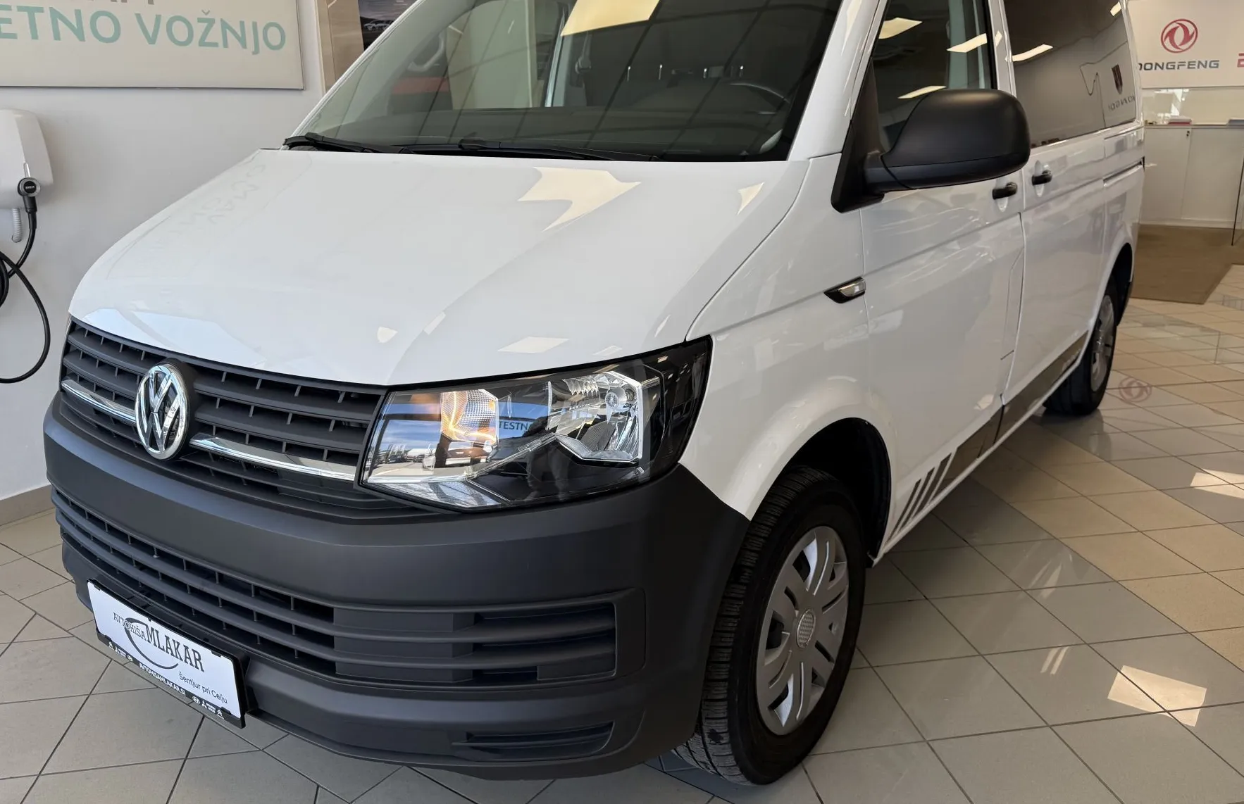 Zunanja slika - VW Transporter - T6 Kombi  7+1  2.0 TDI DSG - 3
