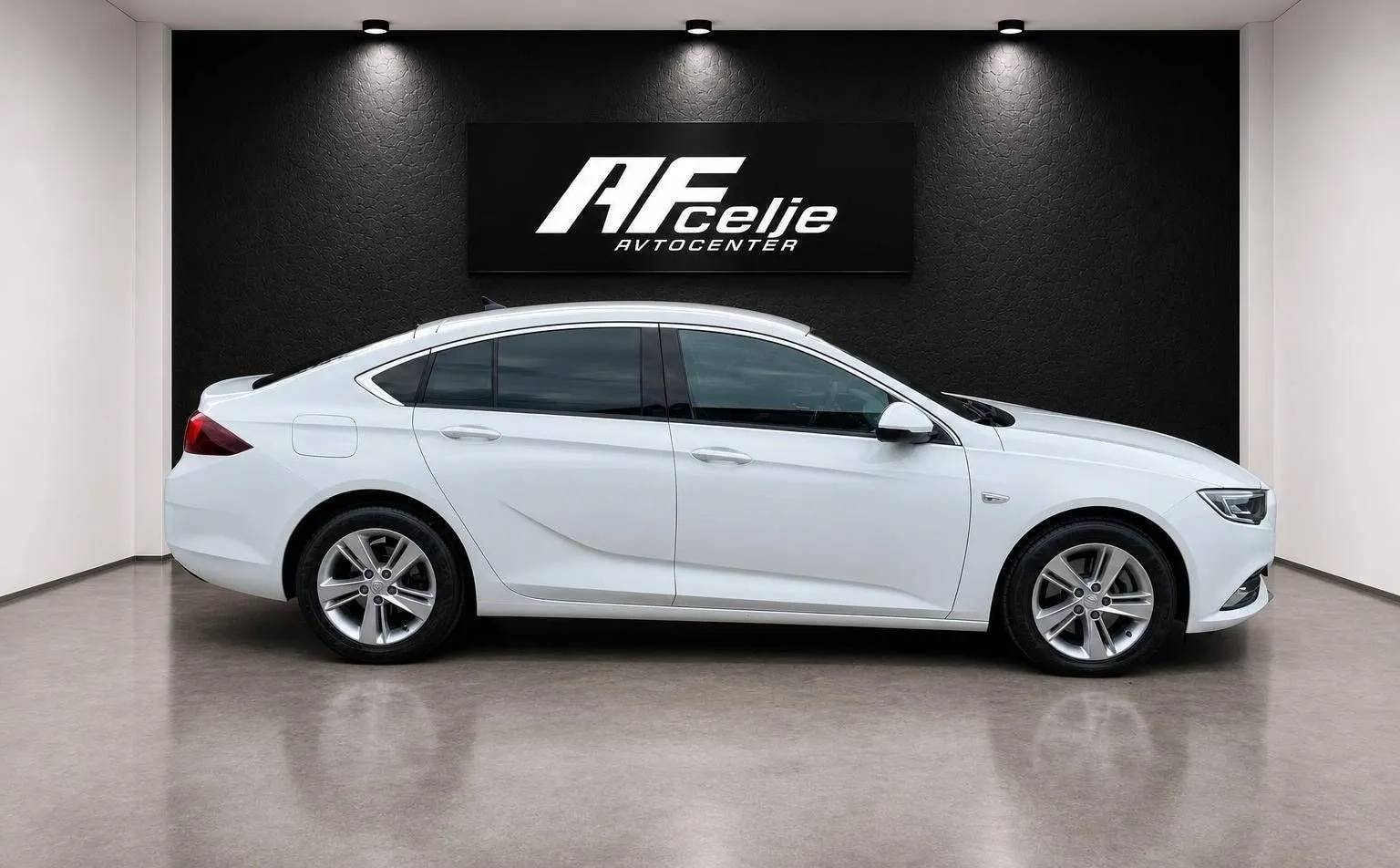 Zunanja slika - Opel Insignia - 2.0 D-SPORT-VIRUTAL-170.000km-LIZING ZA TUJCE-... - 4