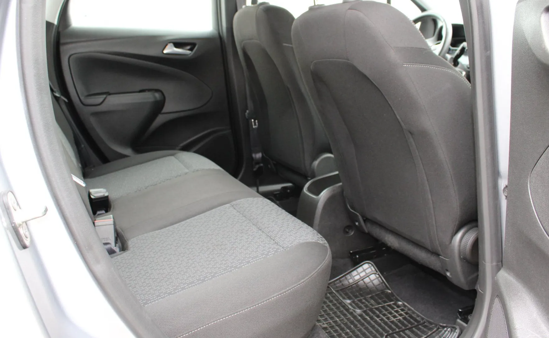 Zunanja slika - Opel Crossland X - 1.2 61KW Edition-LED ŽAROMETI-PDC-37.000km - 15