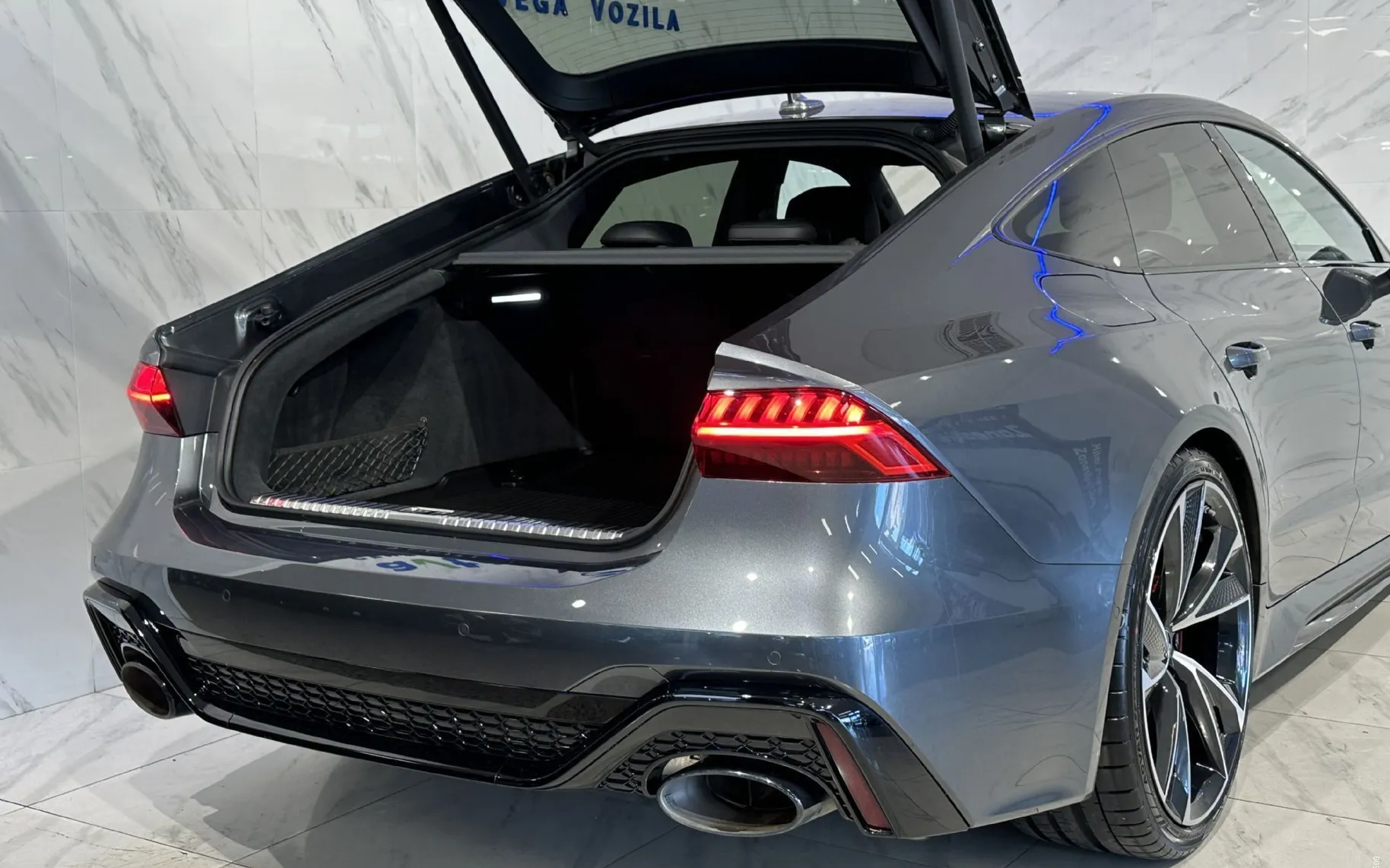Notranja slika - Audi RS7 - 4.0 TFSI |SoftC|NightV|HUD|Masaža|Hlajenje|ACC| - 9
