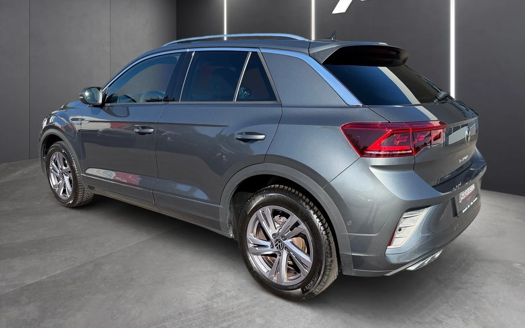 Zunanja slika - Volkswagen T-Roc - 2.0 TDI BMT R-Line-ACC-Mrtvi kot-PDC-Vl.kljuka.... - 4