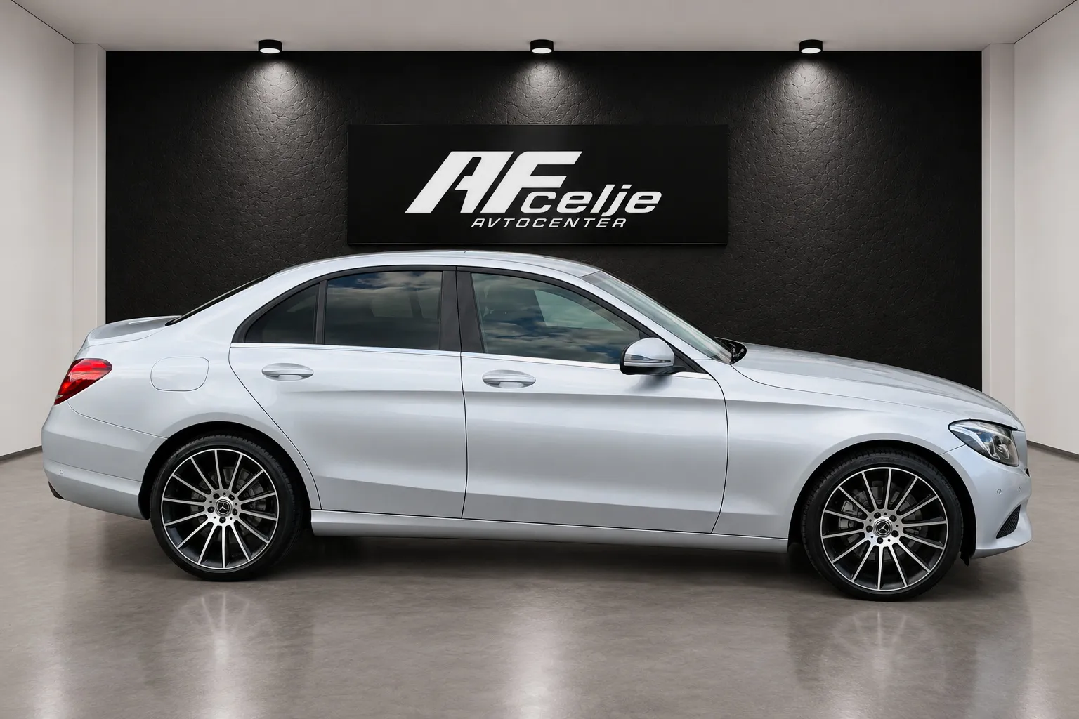 Zunanja slika - Mercedes-Benz C-Razred - 220CDI-AUT-SPORT-FUL LED-LIZING ZA TUJCE-MRTVI KOT - 4