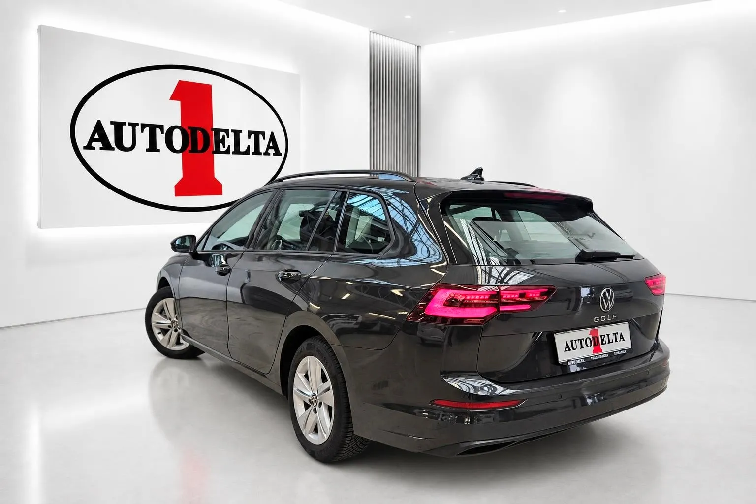 Zunanja slika - Volkswagen Golf Variant - 2.0 TDI Life DSG 110 150 - 4