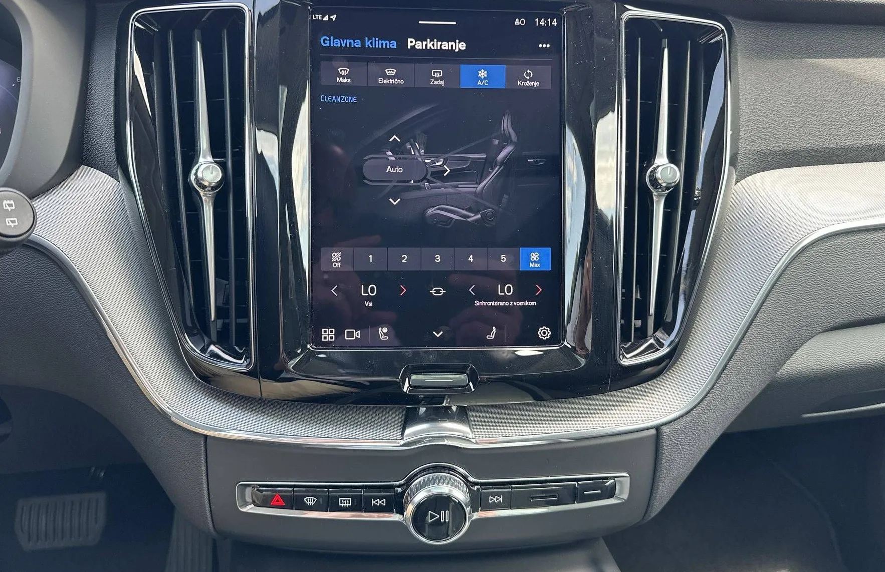Zunanja slika - Volvo XC60 - B5 P AWD Plus Dark Avt. - 19
