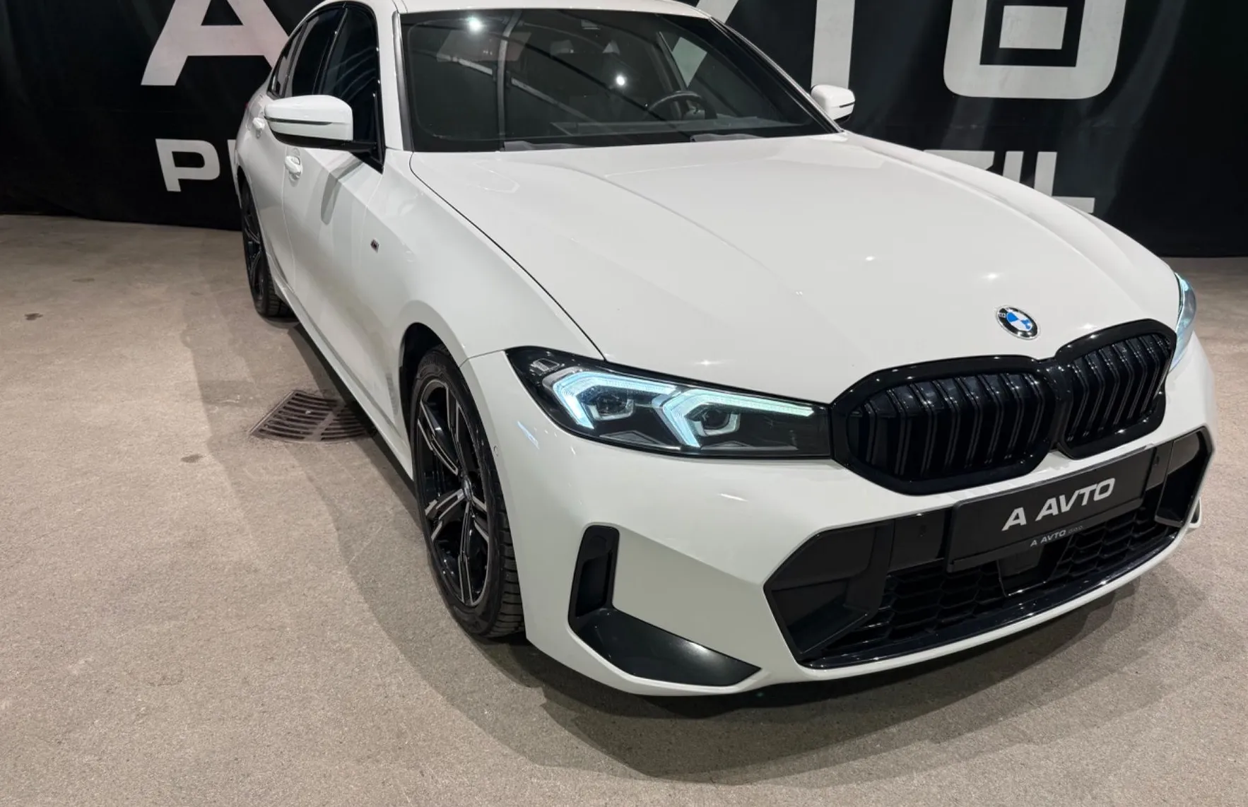 Zunanja slika - BMW Serija 3 - : 320d Avt. M Sport-WIDESCREEN-HIFI-ACC - 2