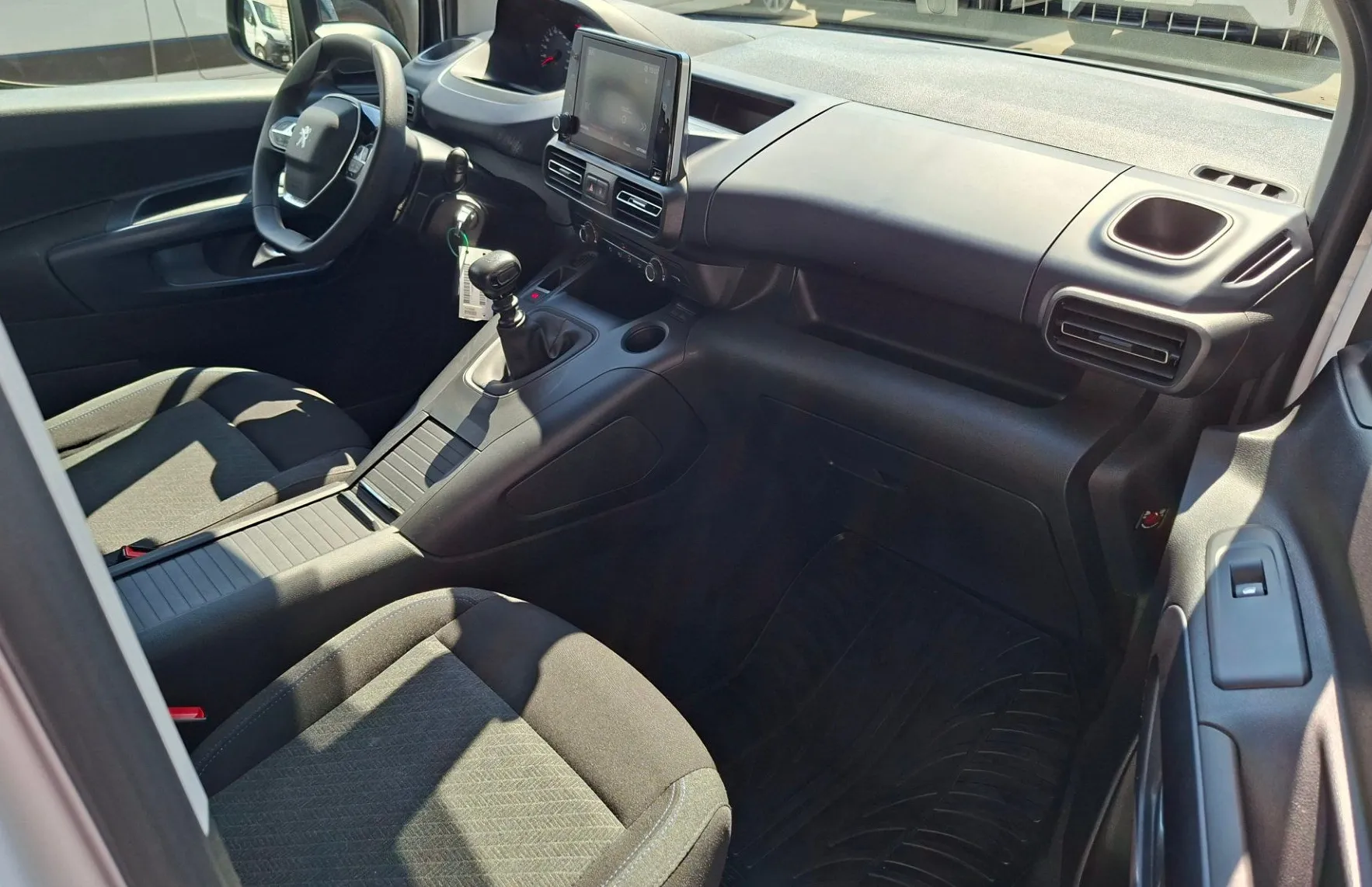 Zunanja slika - Peugeot Rifter - L1 ALLURE 1.2 PURETECH 110 STT €6.4 - 8