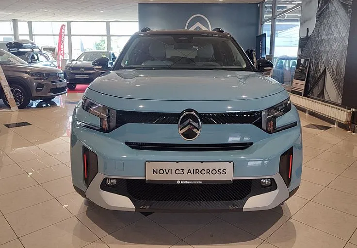 Zunanja slika - Citroën C3 Aircross - PLUS Hybrid145 ëDCS6 + paket zima - 2